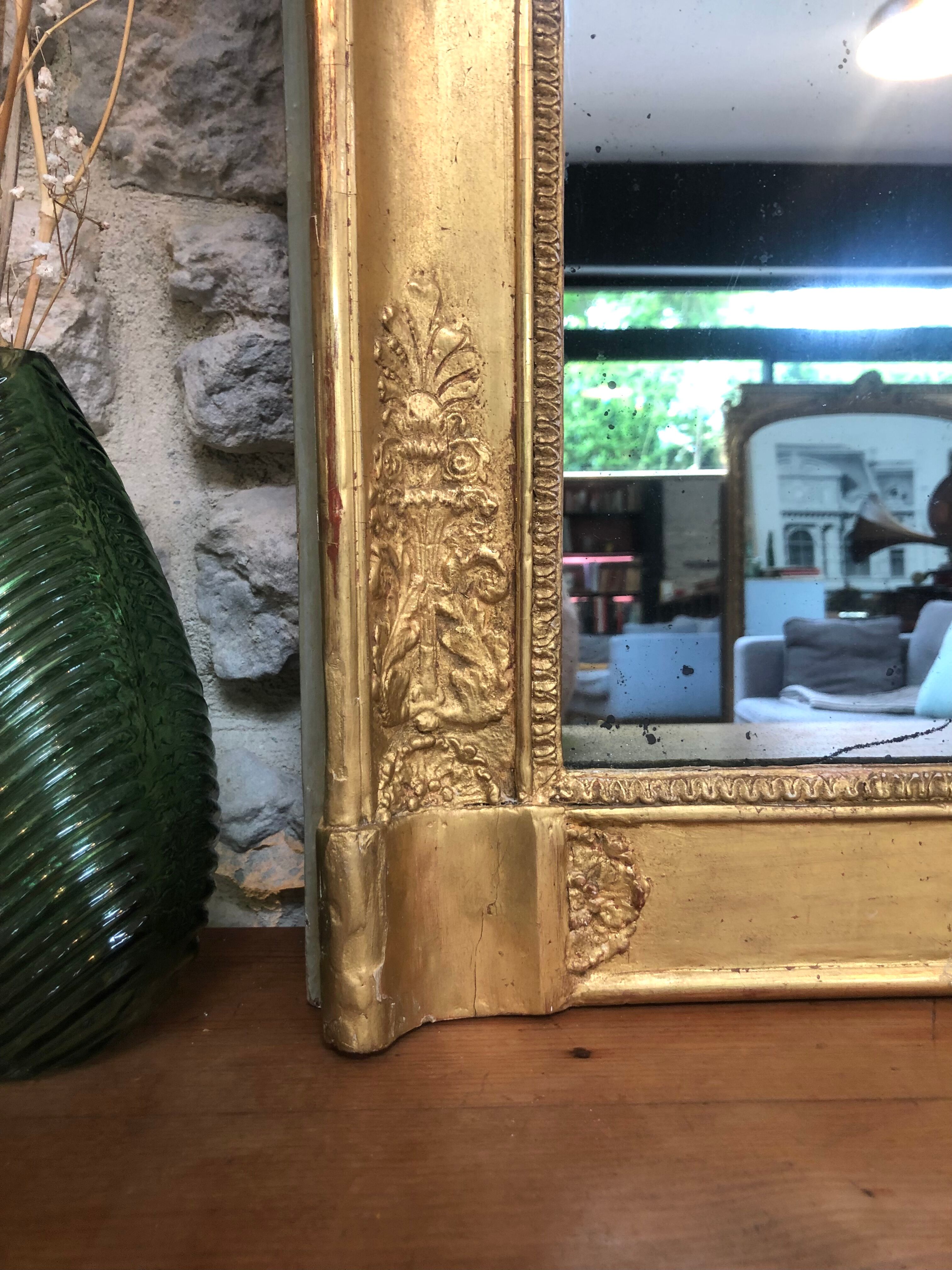 Mirror period restoration gilded with gold leaf, 93,5x80cm