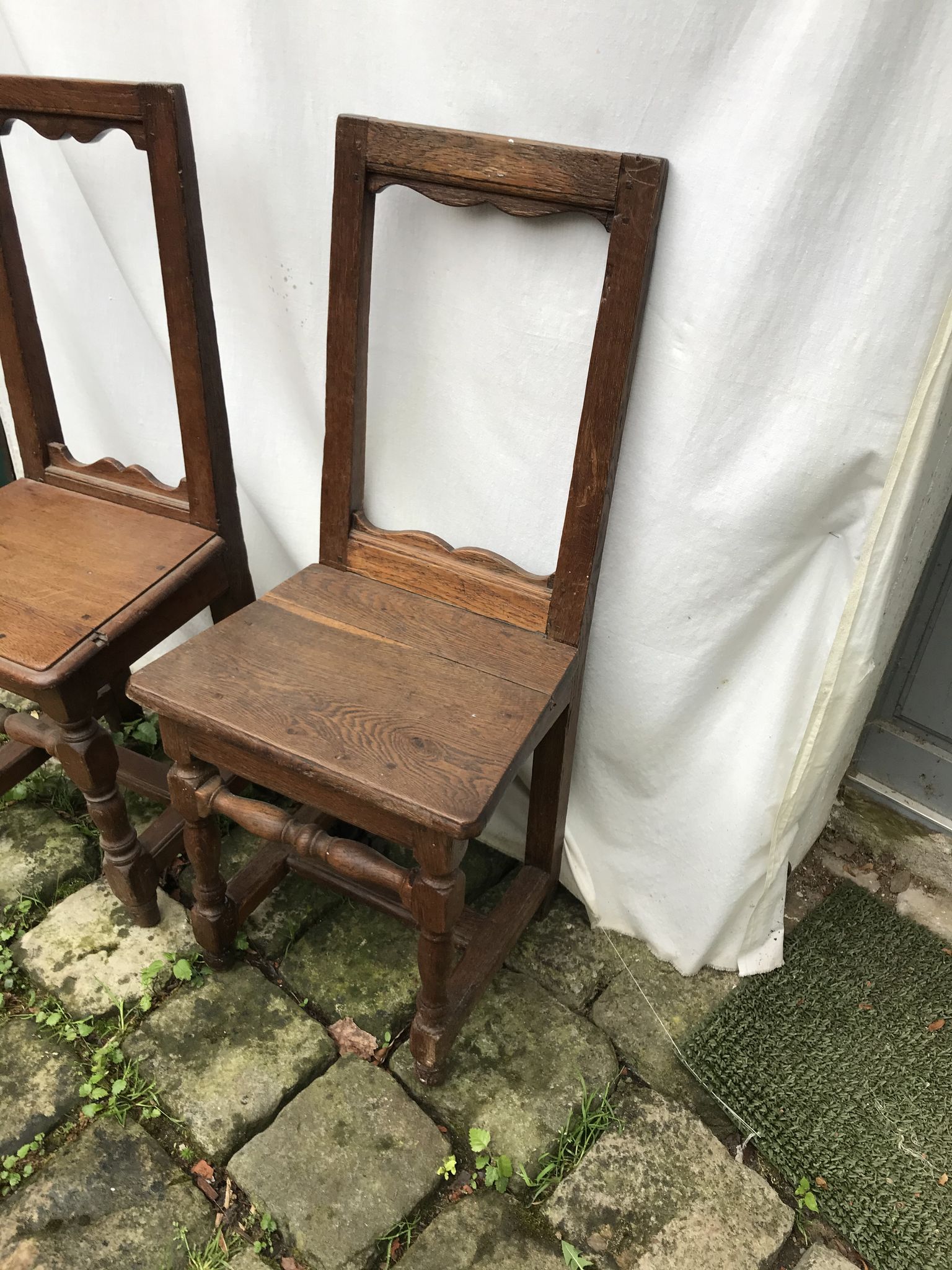 Deux chaises lorraines en chêne