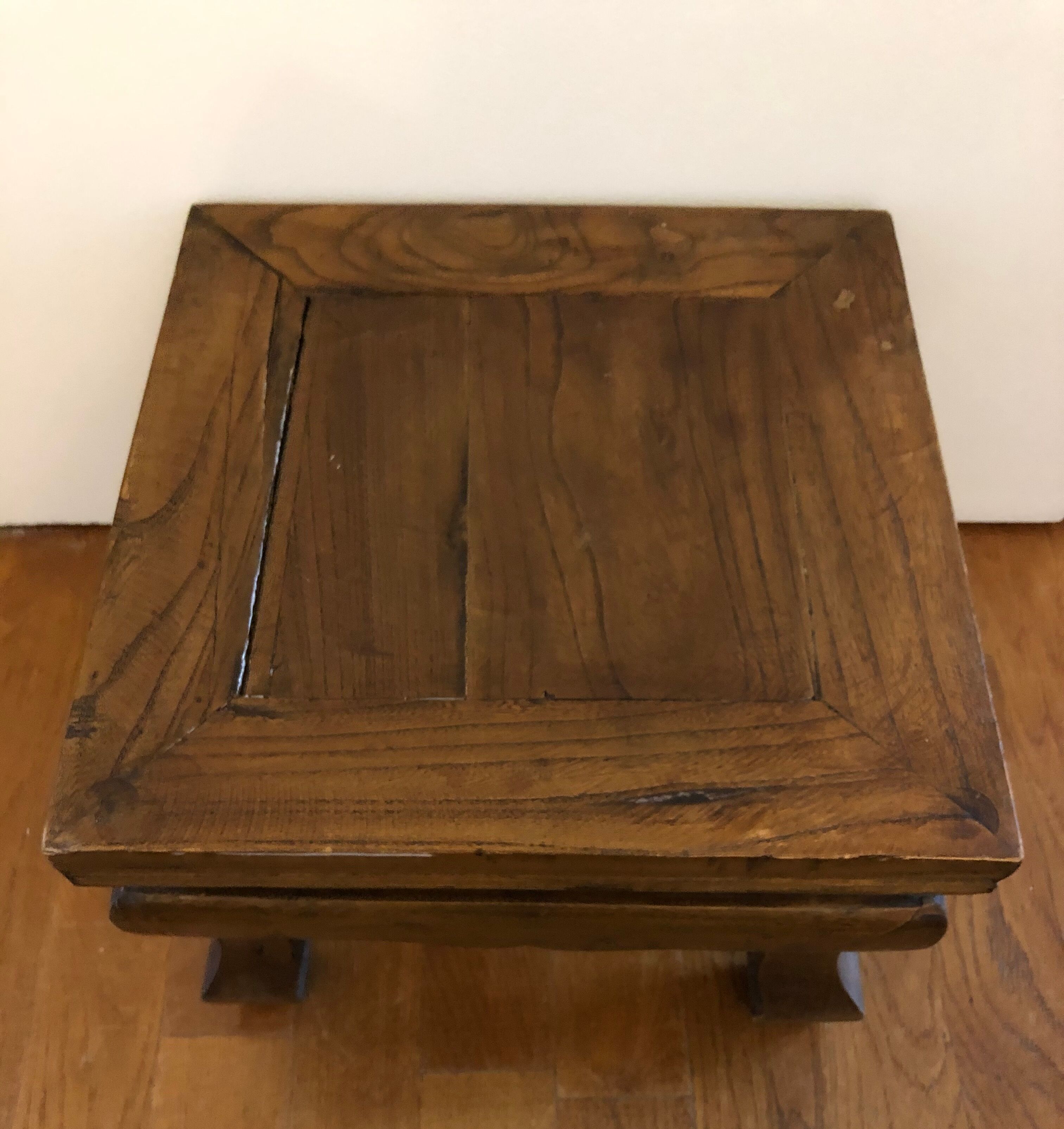 Wooden Asian sellette