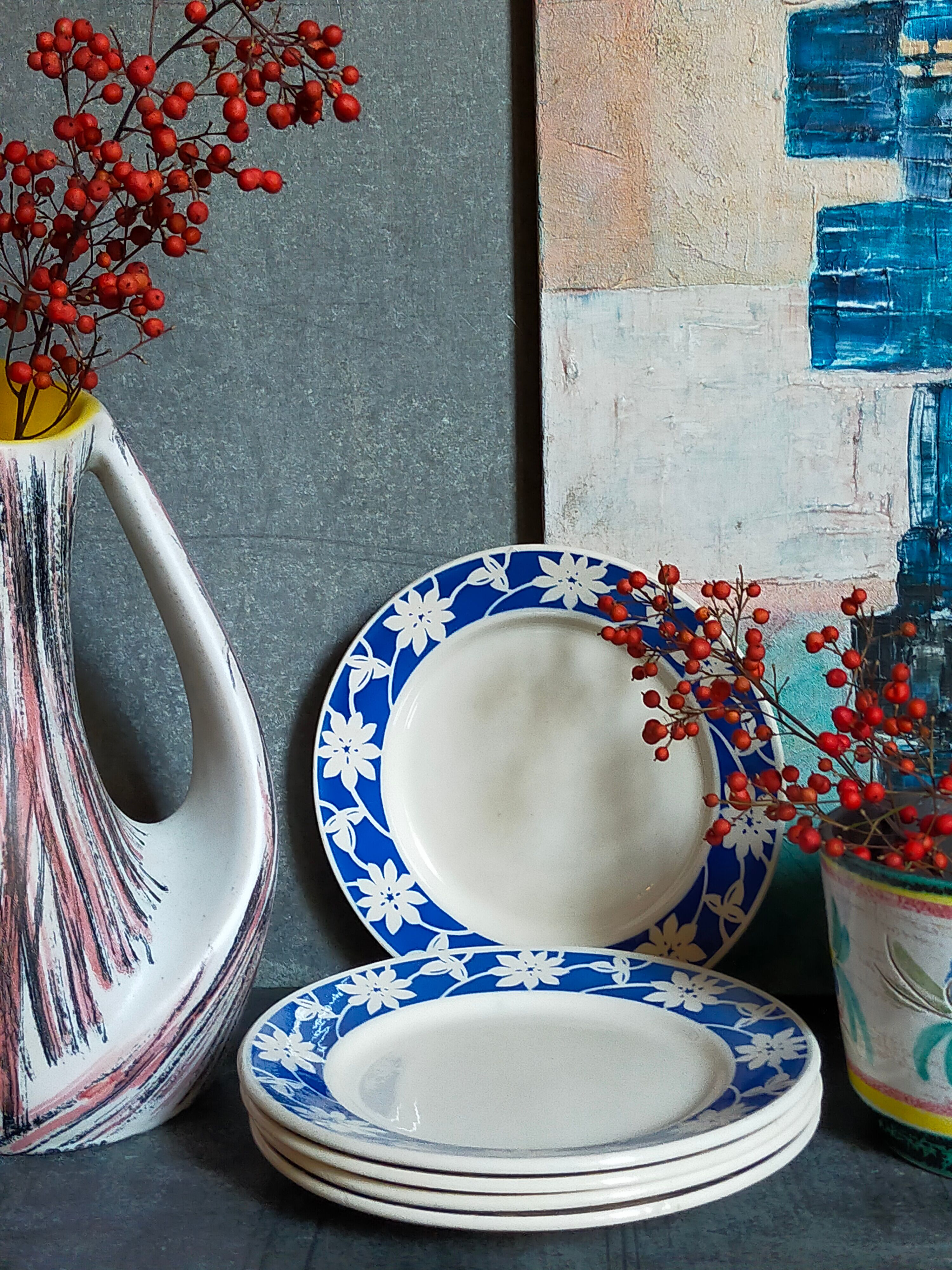 Cinq assiettes à dessert de Badonviller aux fleurs