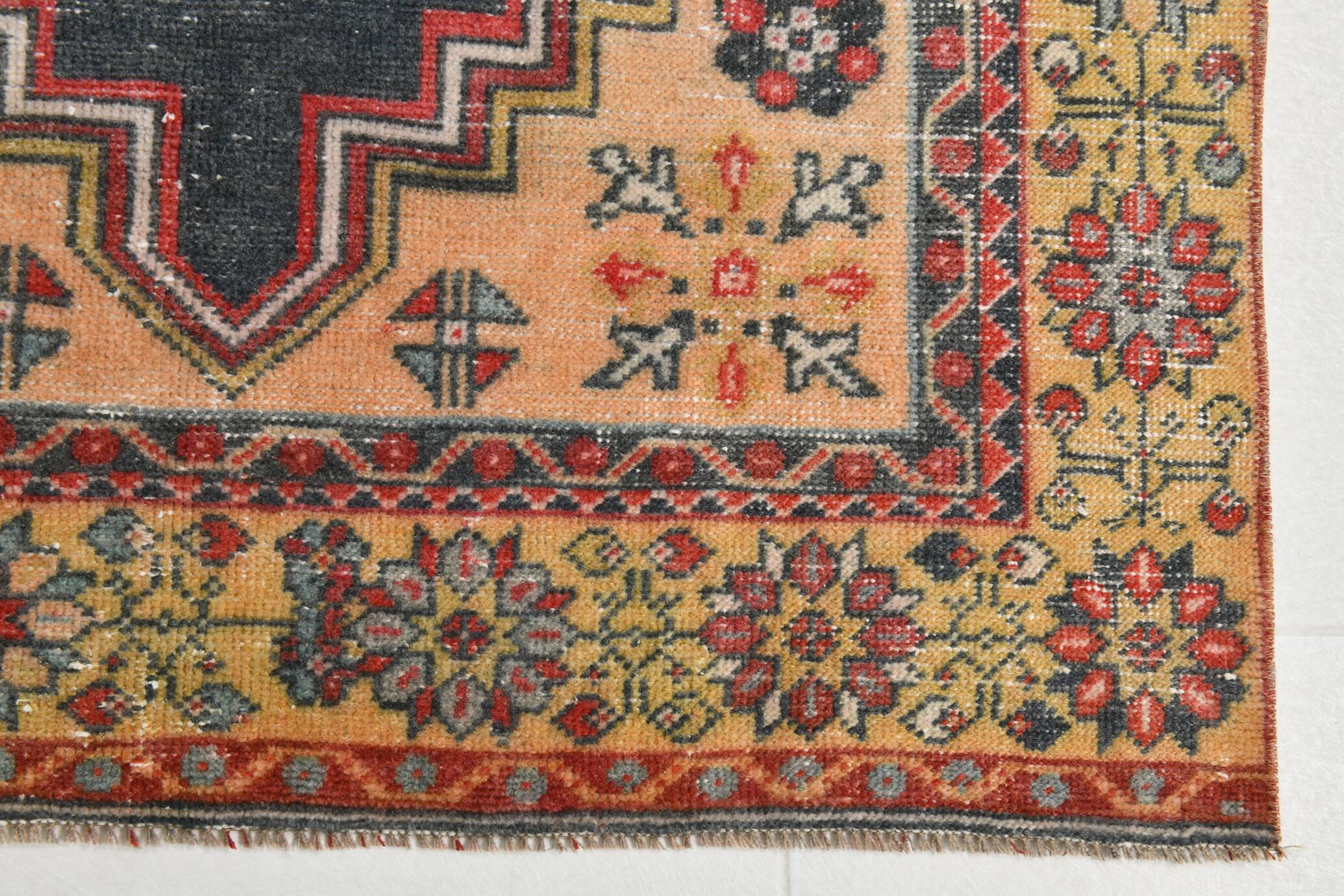 57s Antique Red & Navy Blue Vintage Persian Rug, 106x201Cm