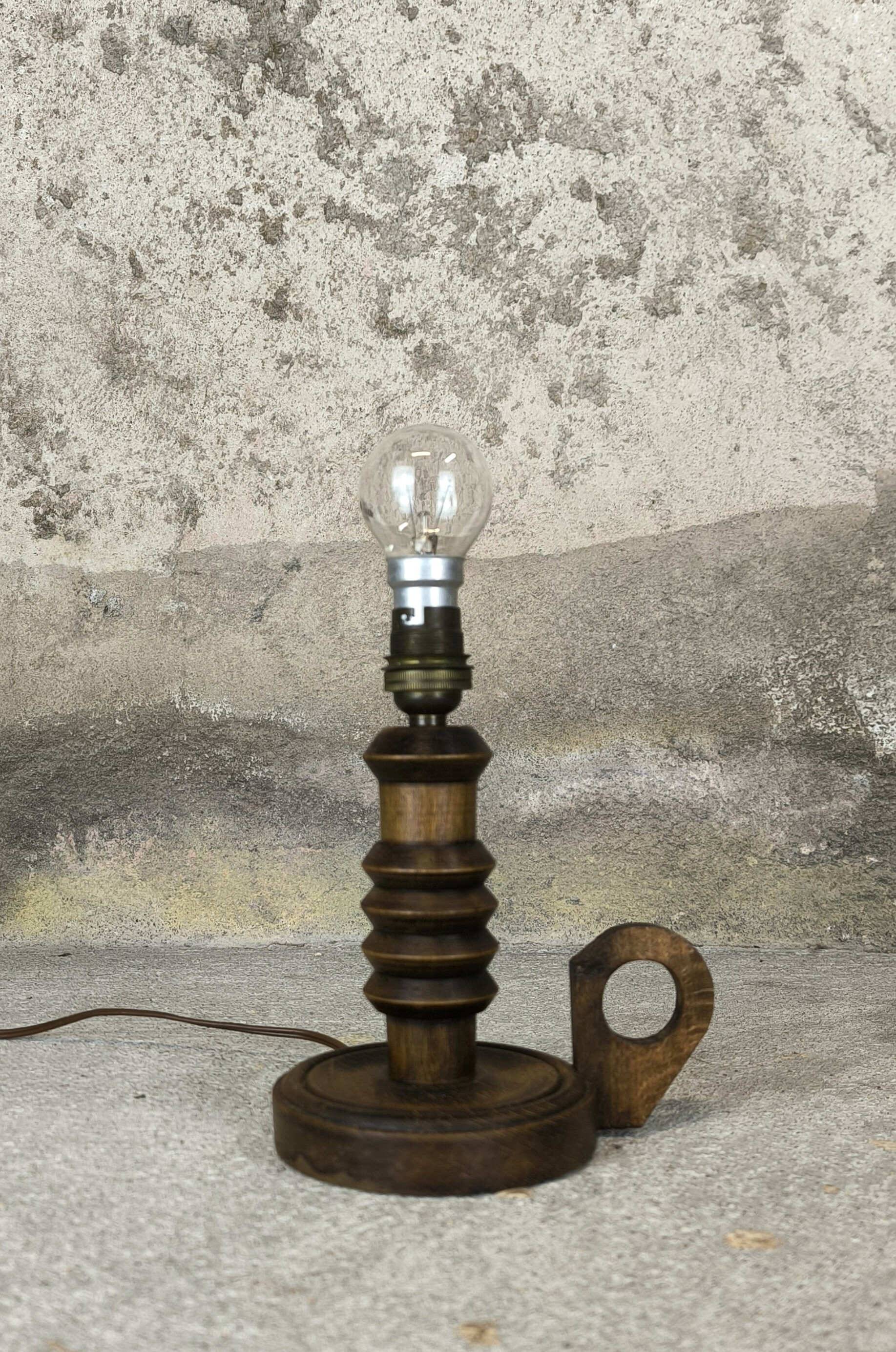 Vintage table lamp in turned wood