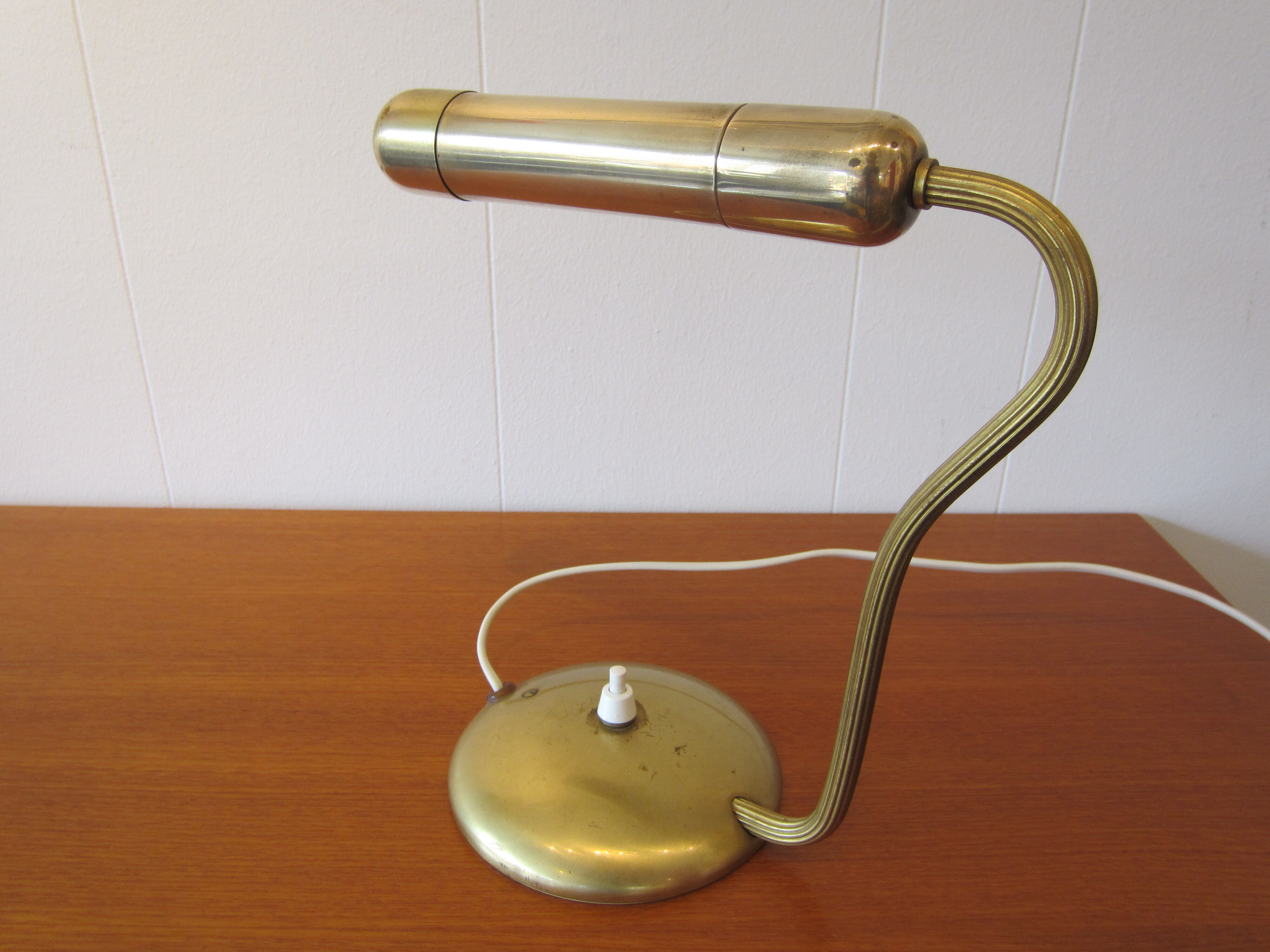 Scandinavian asea desk lamp