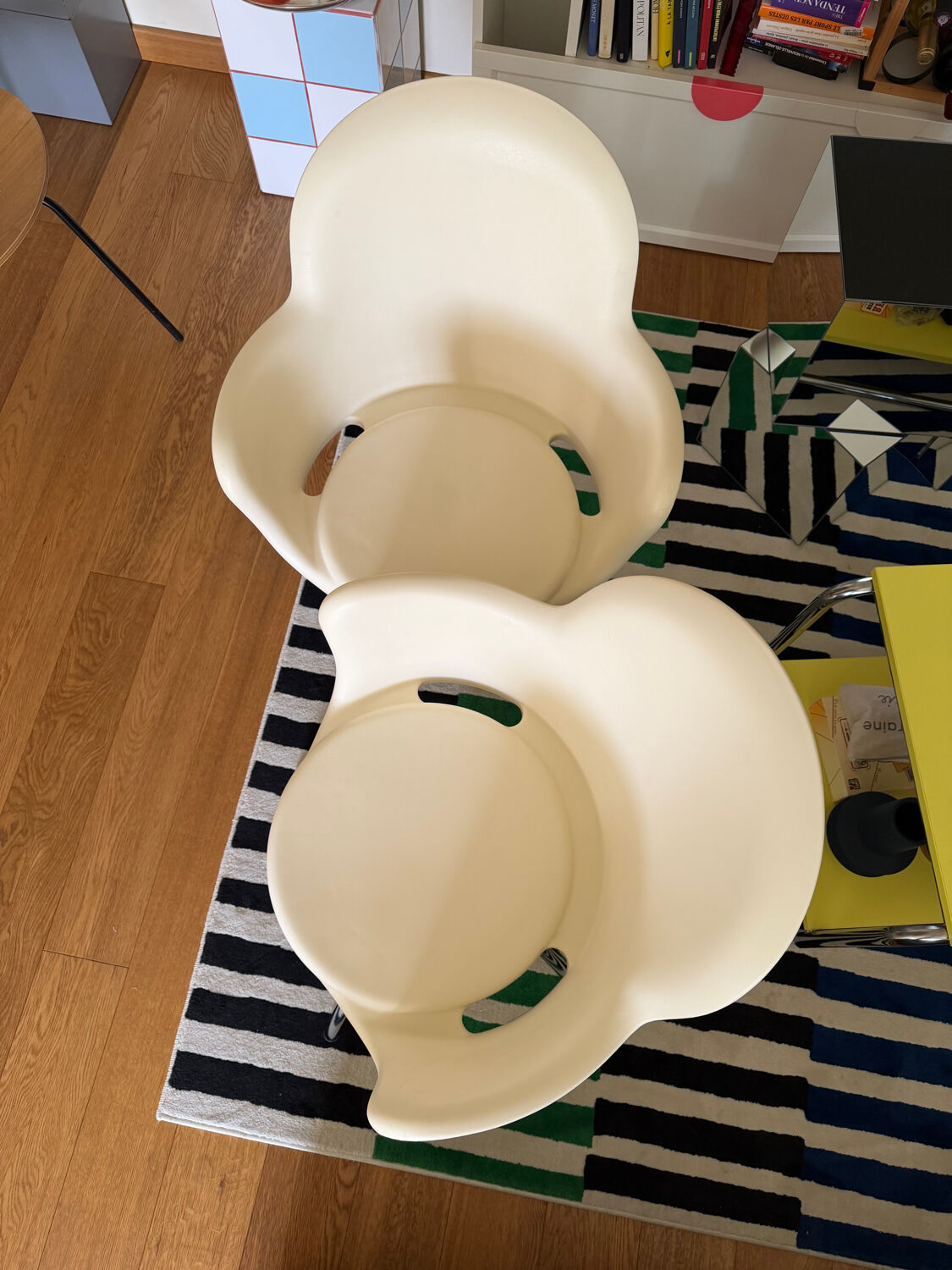 2 chaises Gogo de Marcello Ziliani par Sintesi