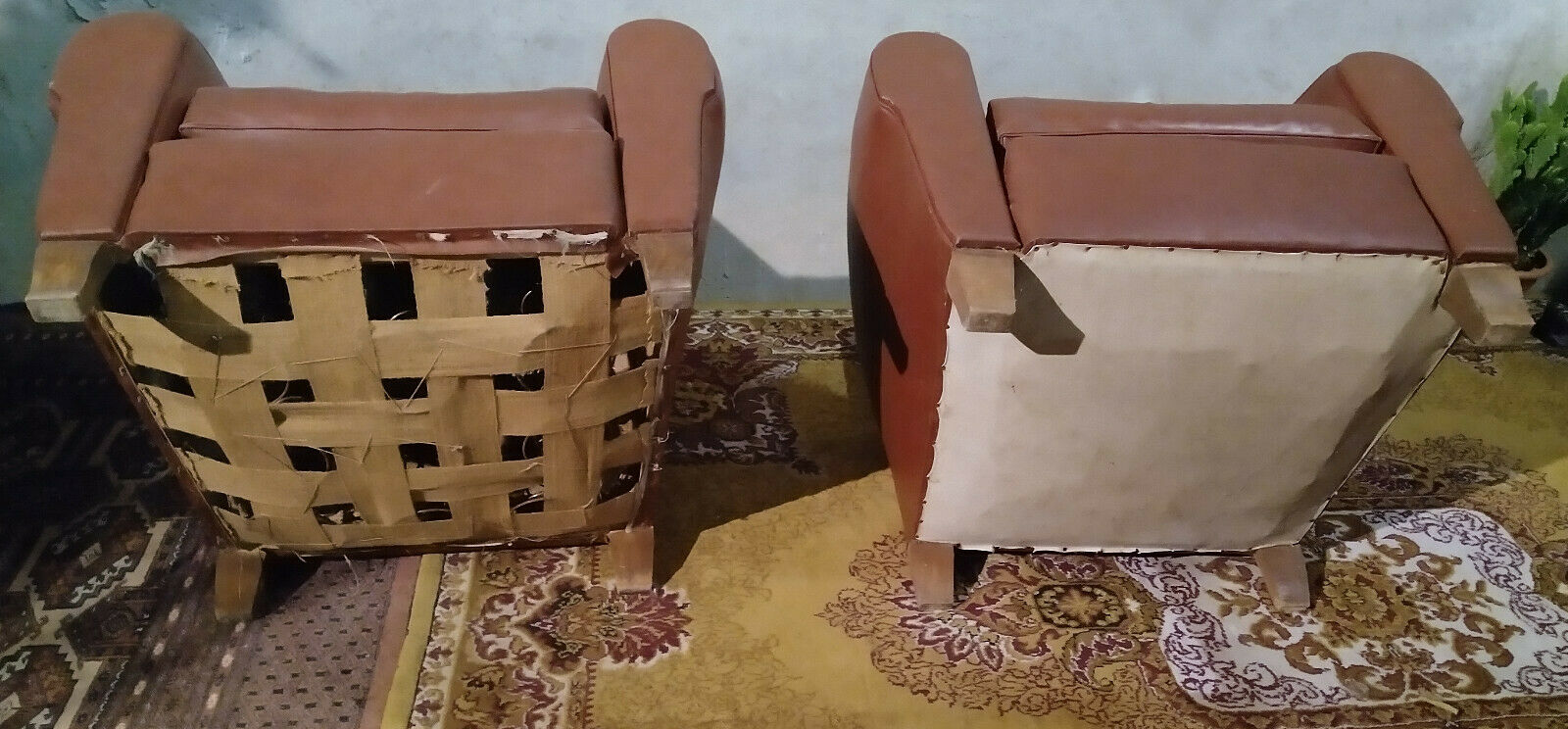 Paire de fauteuils club moustache 1940