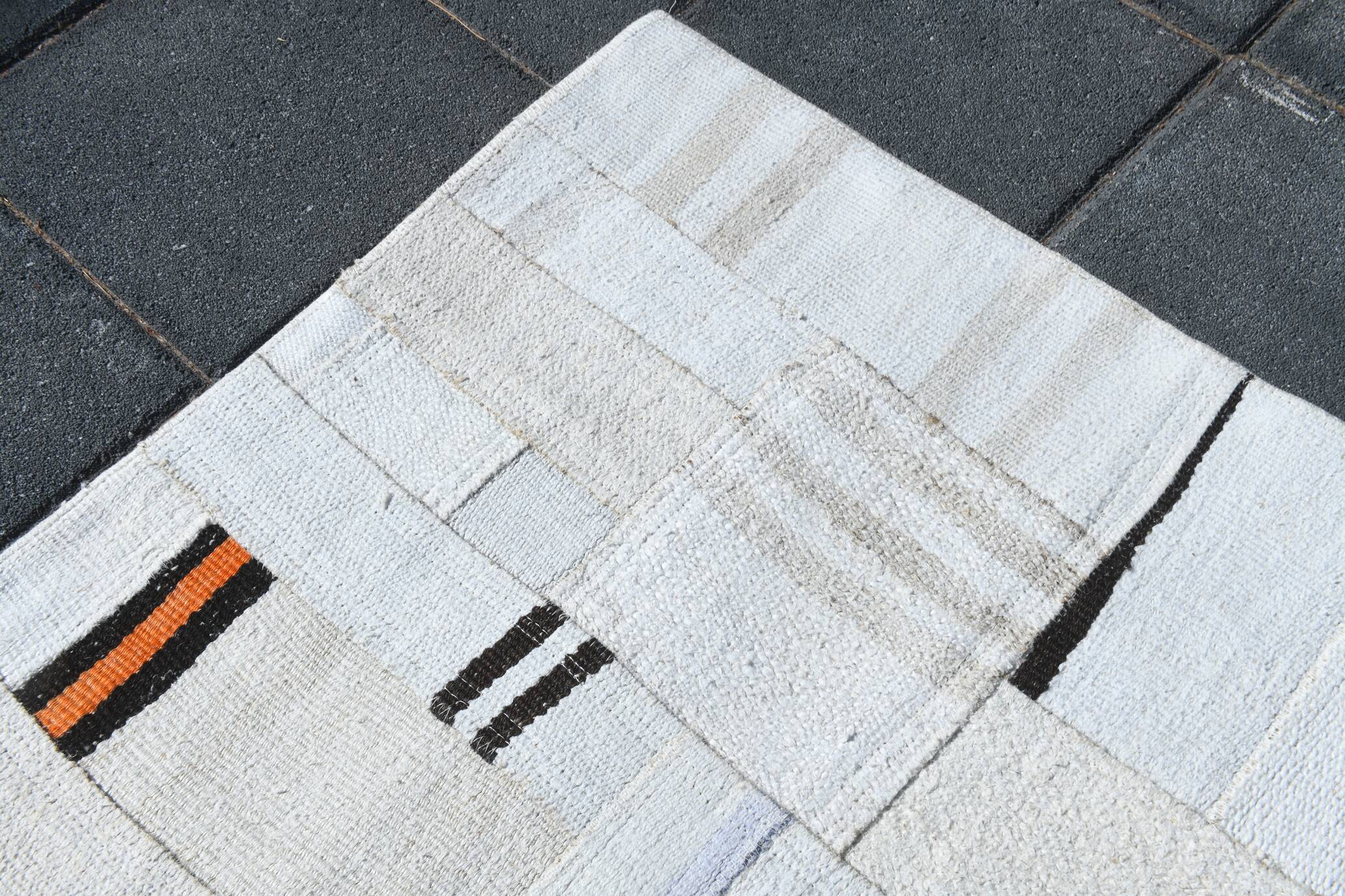 Off-White Neutral Vintage Kilim Rug For Living Room, 190x270 Cm