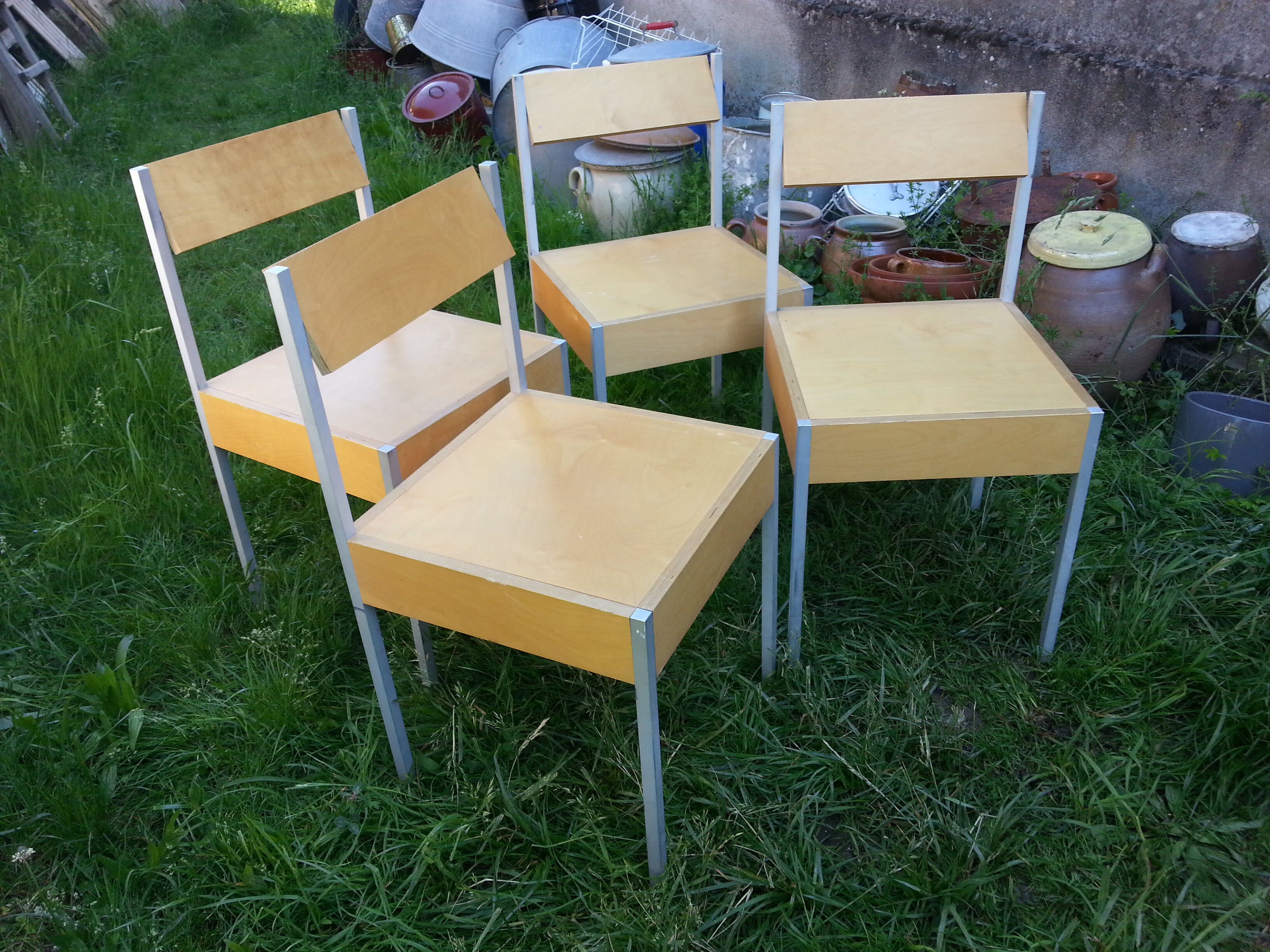 Série de 4 chaises suisse 1980