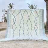 Moroccan rug with colourful patterns, handmade, size 150 x 250 cm.