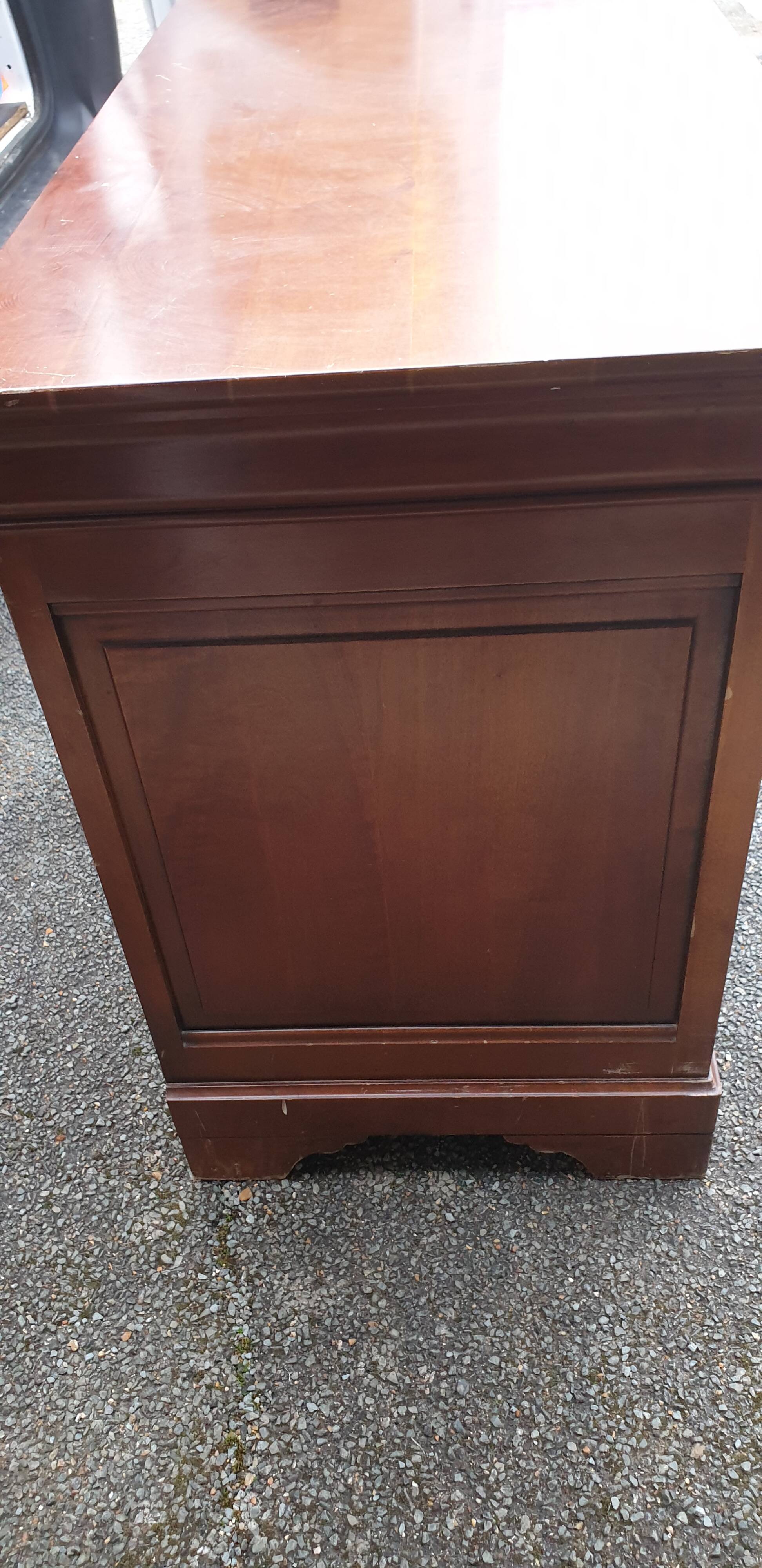 Louis Philippe chest of drawers in doucine