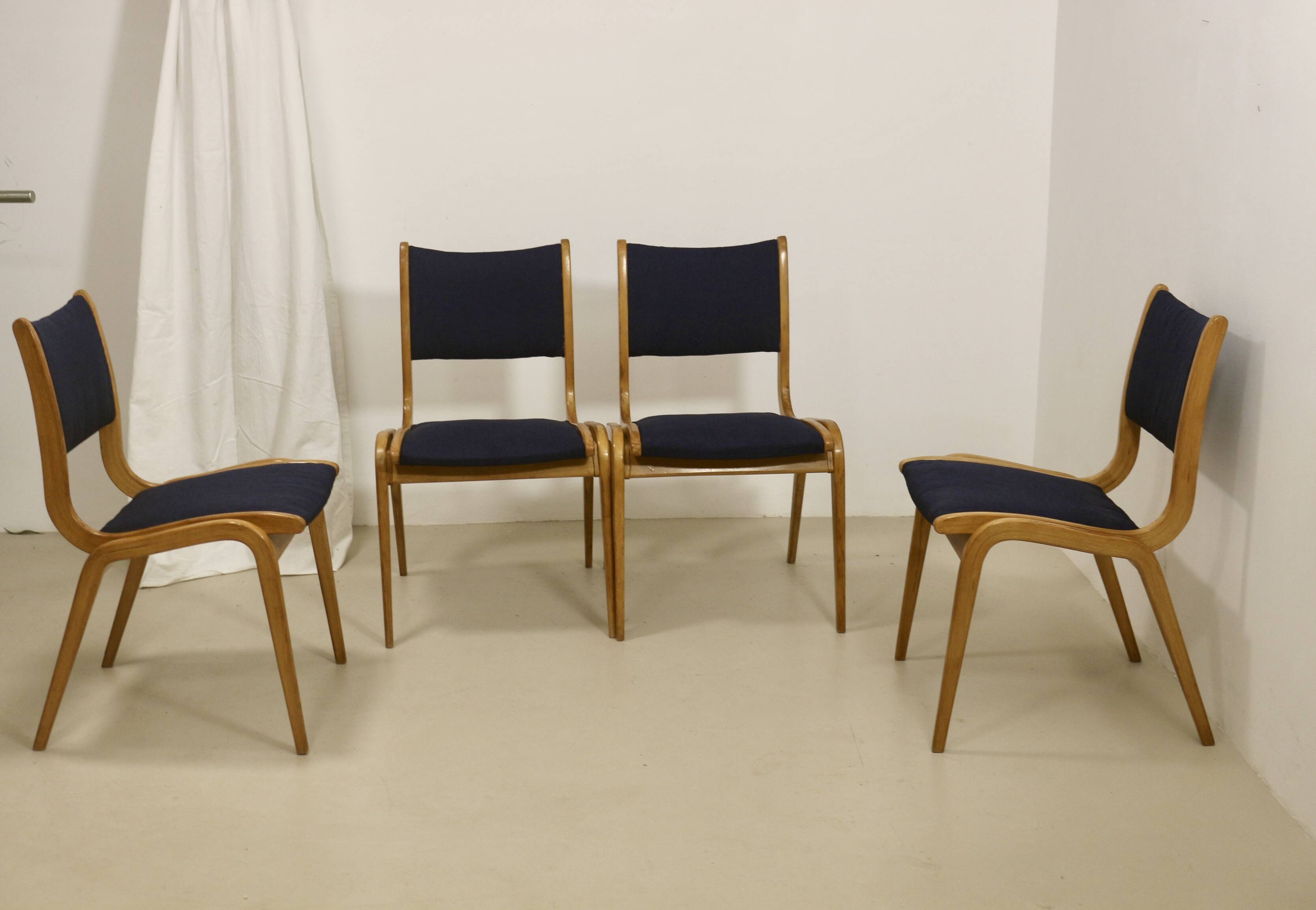Set of 4 Scandinavian design chairs curved wood from the 60s. Ref JADOU