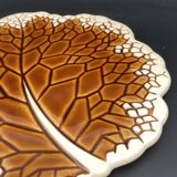Leaf-shaped ceramic trivet