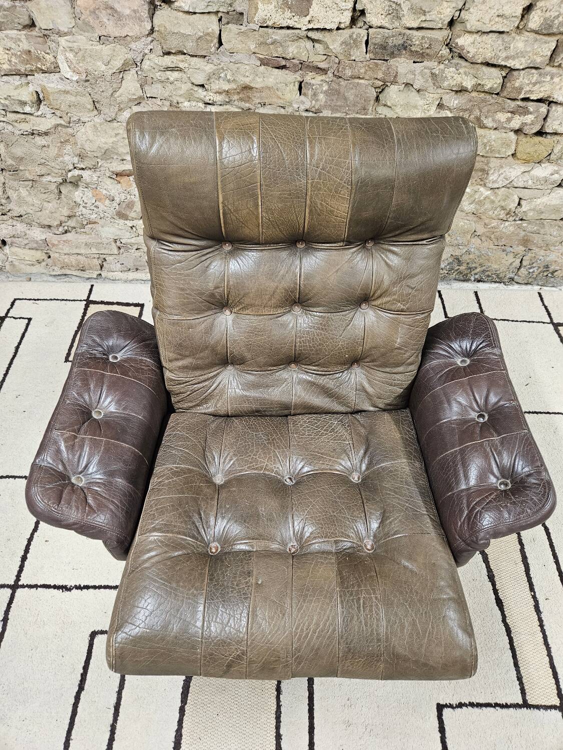 Vintage leather lounge chair 1960