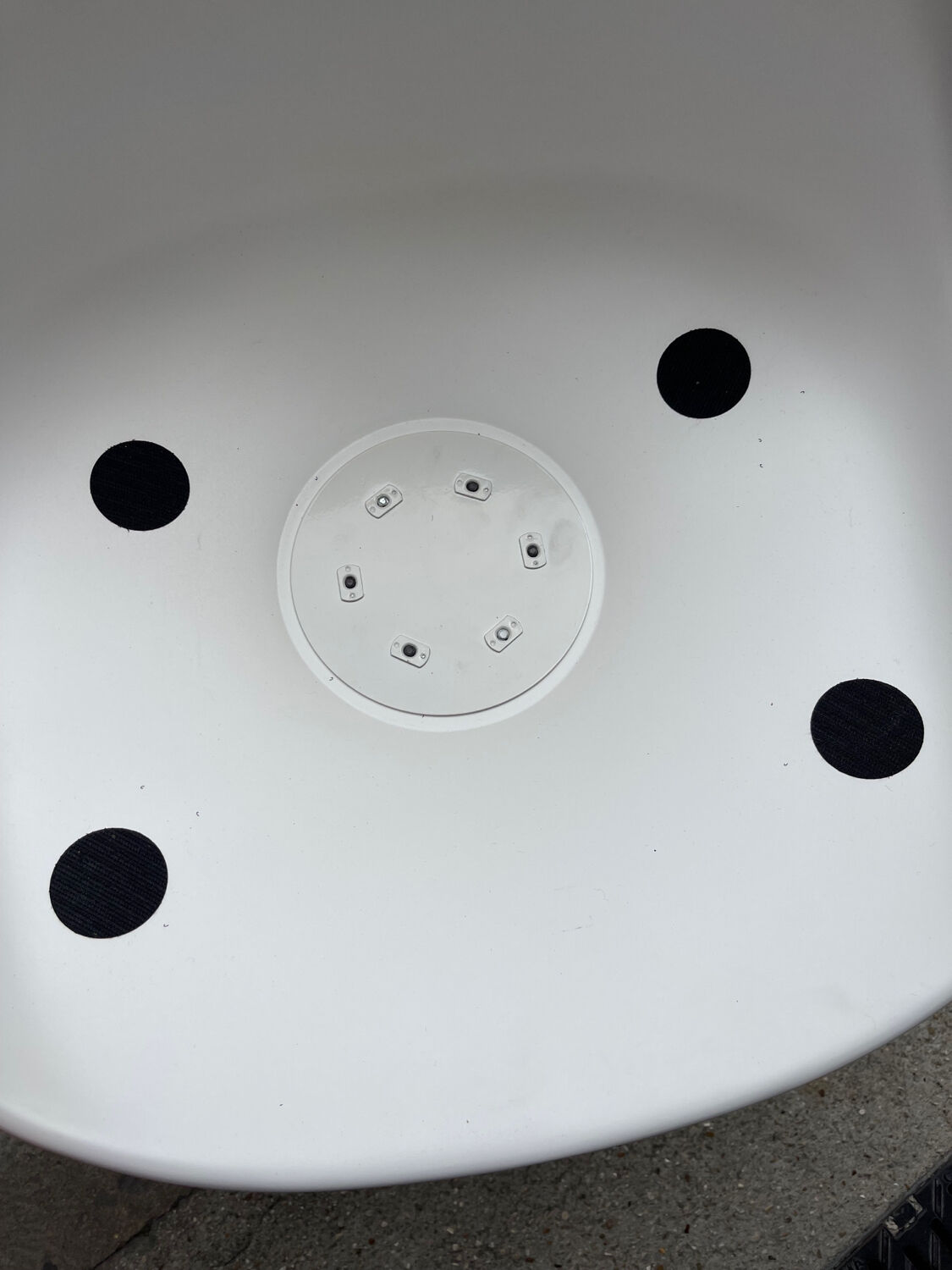 Pair of TULIP Eero Saarinen knoll international chairs