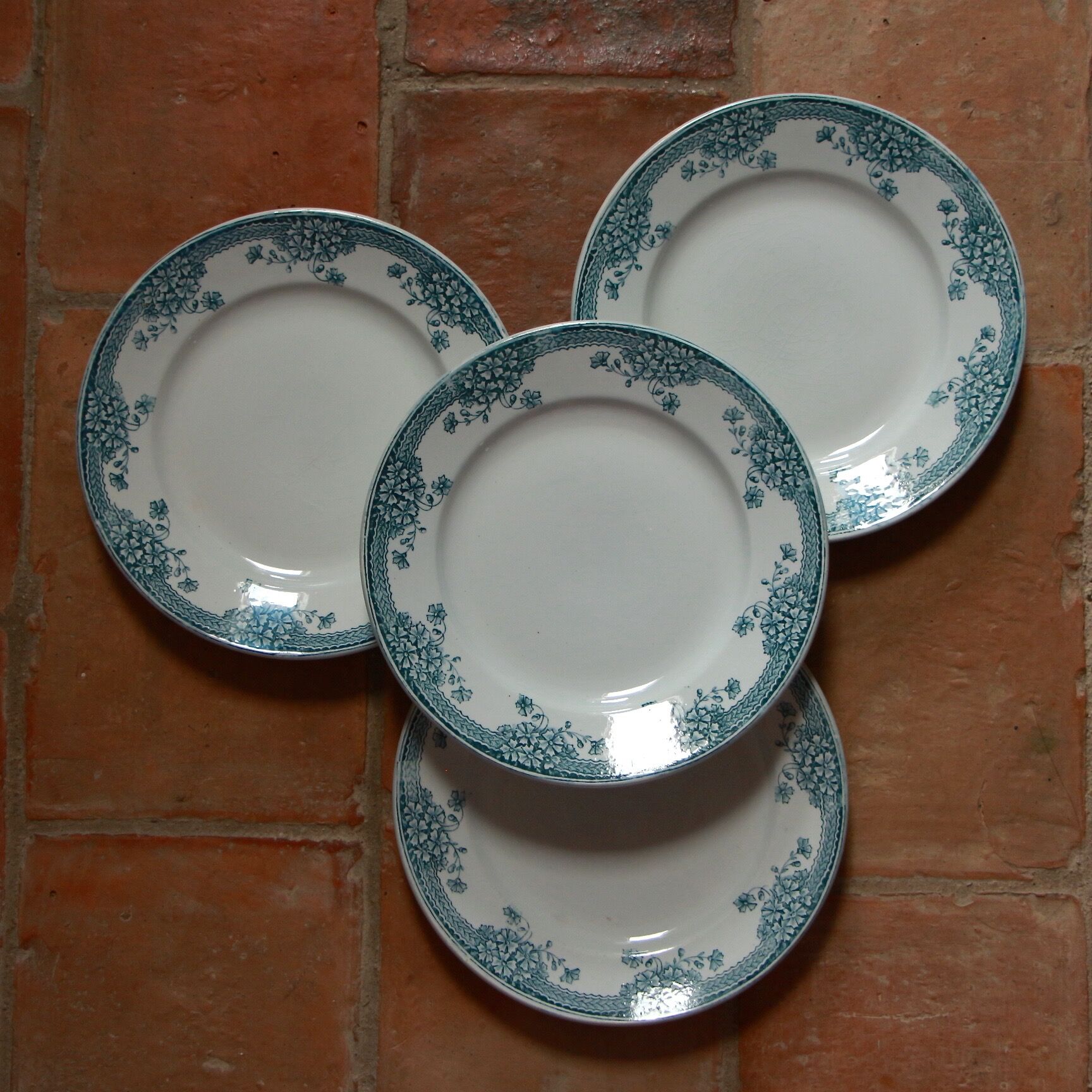 Flat plates in Iron Earth