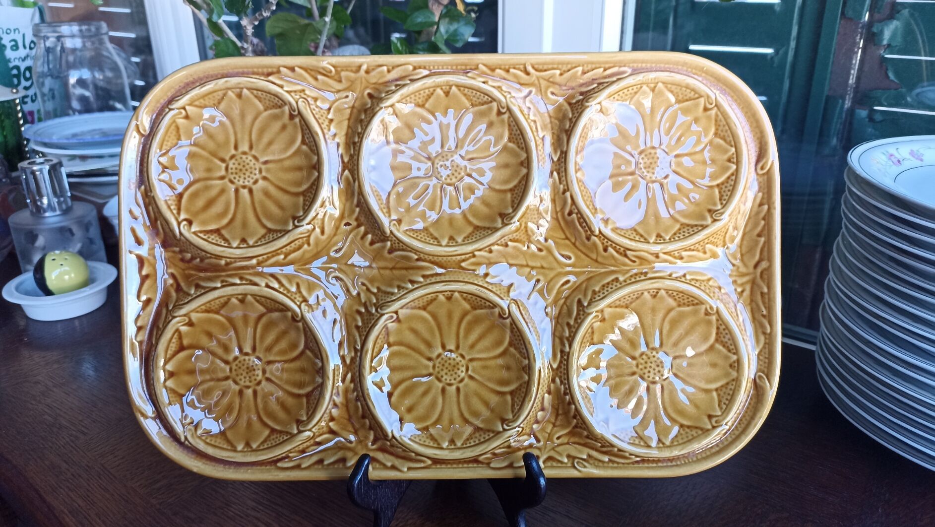 Gien earthenware artichoke tray - caramel colour