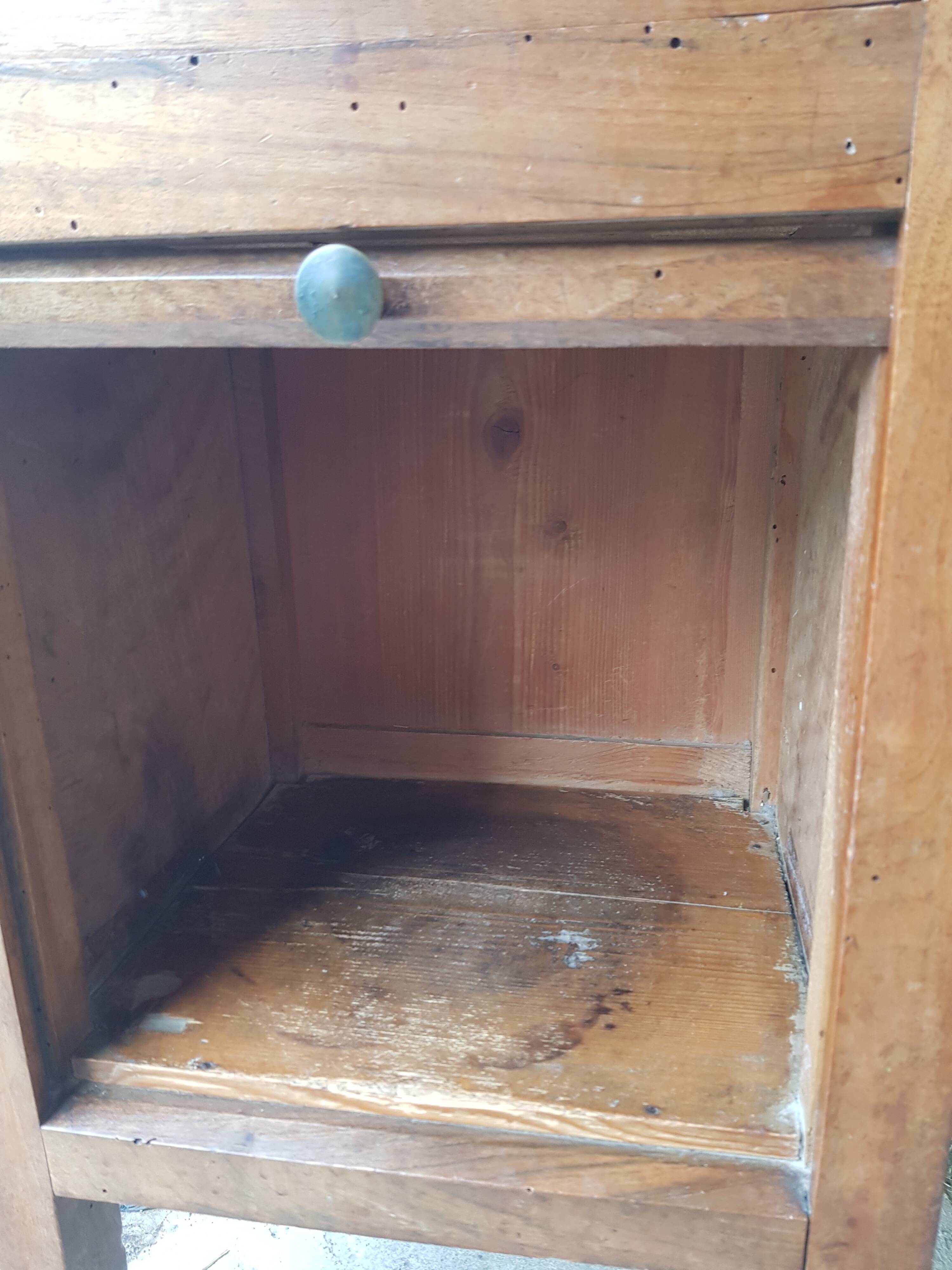 Curtain bedside table