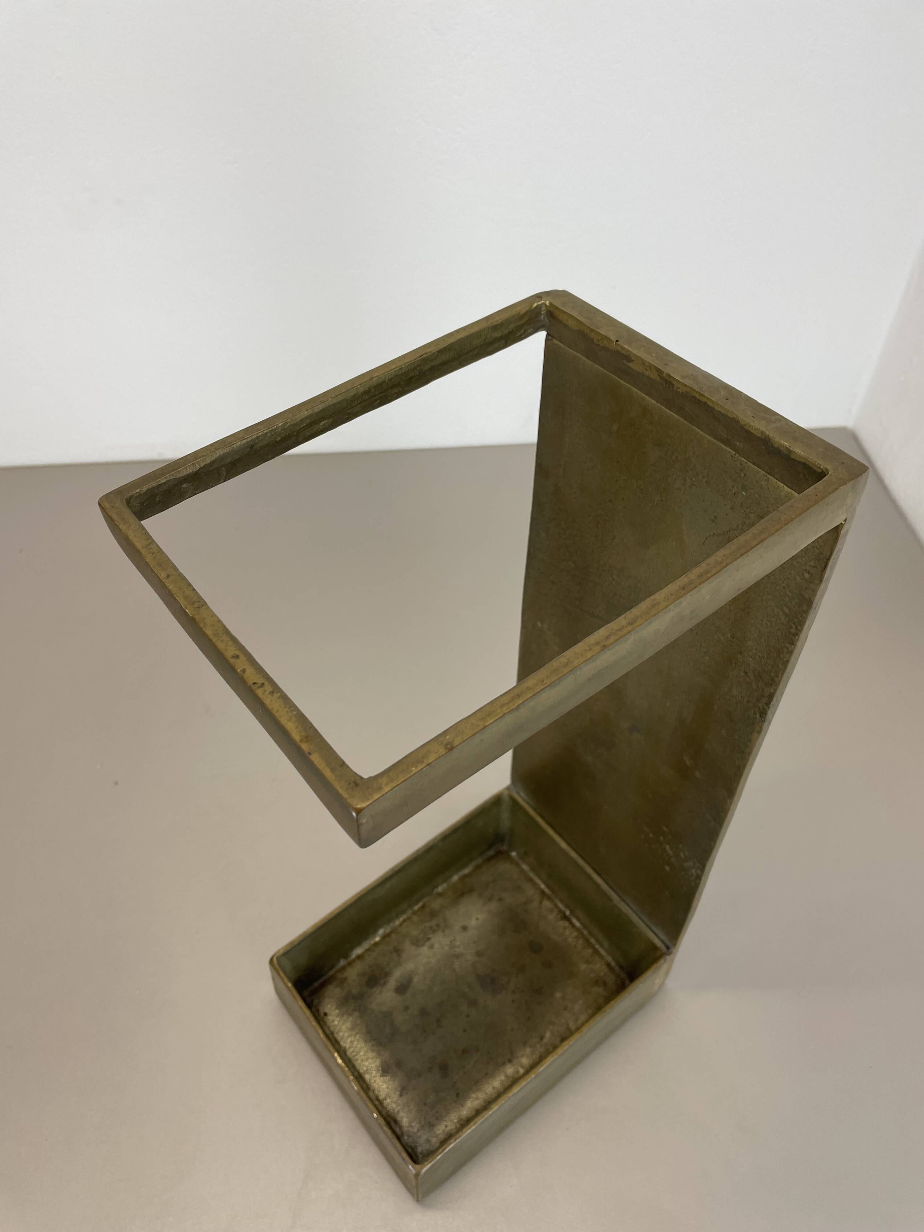 Hollywood Regency Solid 7.5kg Brass Brutalist Floral Umbrella Stand, Italy 1970s