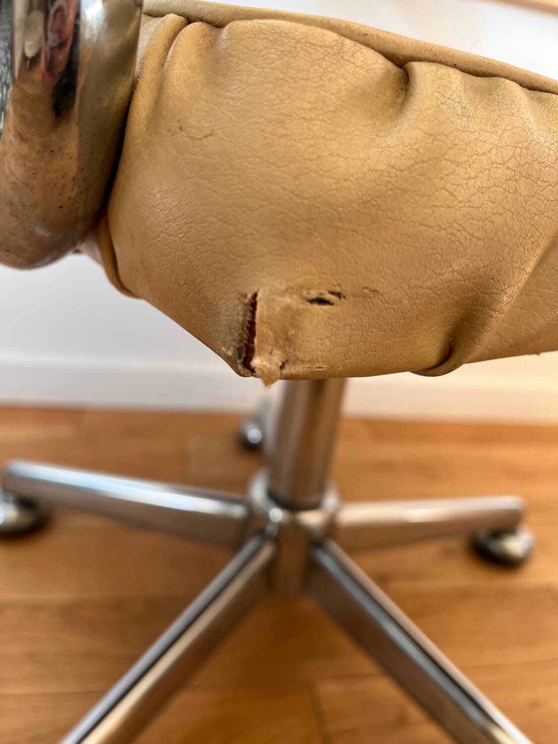 Vintage Bastel barber chair