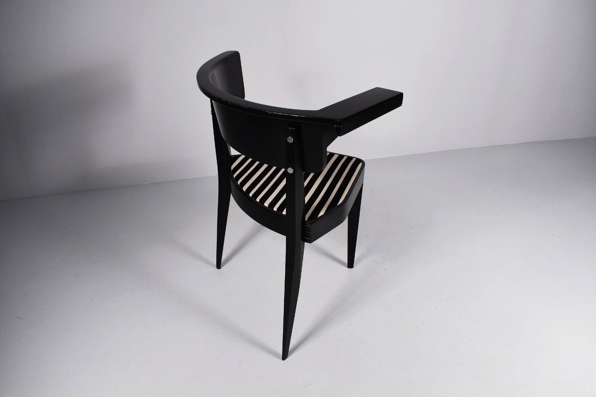 Chaise asymétrique B1 de Stefan Wewerka 1978