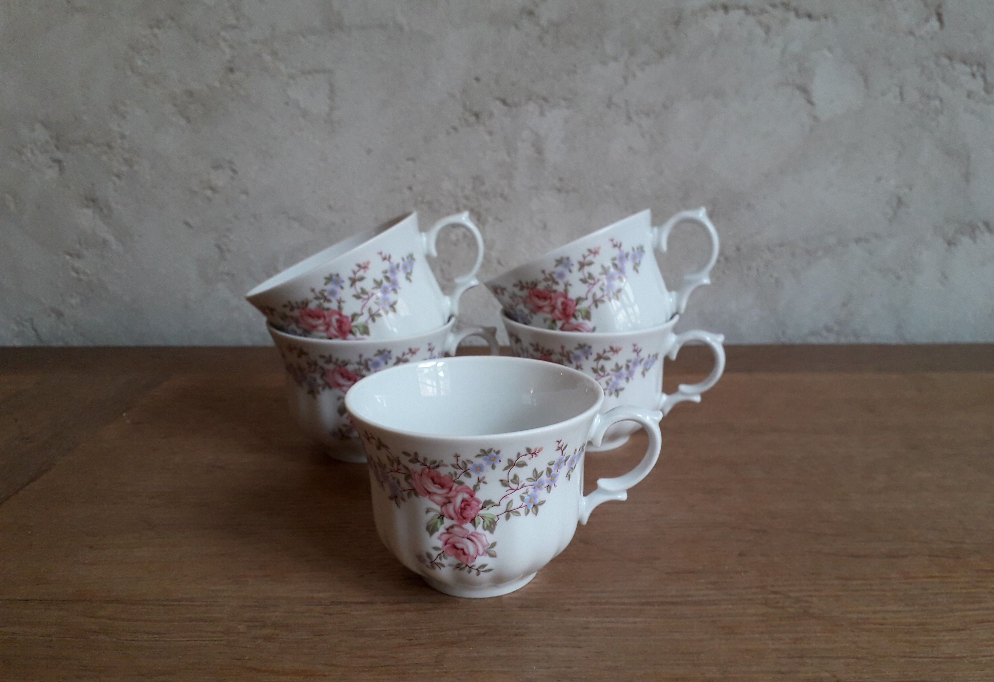 Set de 5 tasses en porcelaine de Bavière