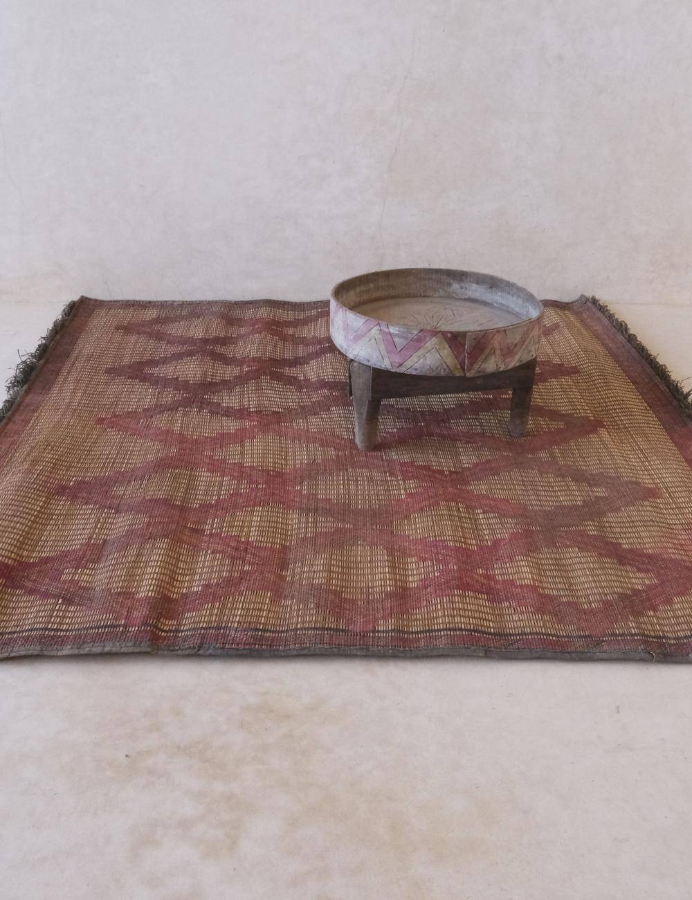 Tuareg mat sahara desert rug 153 x 147 cm