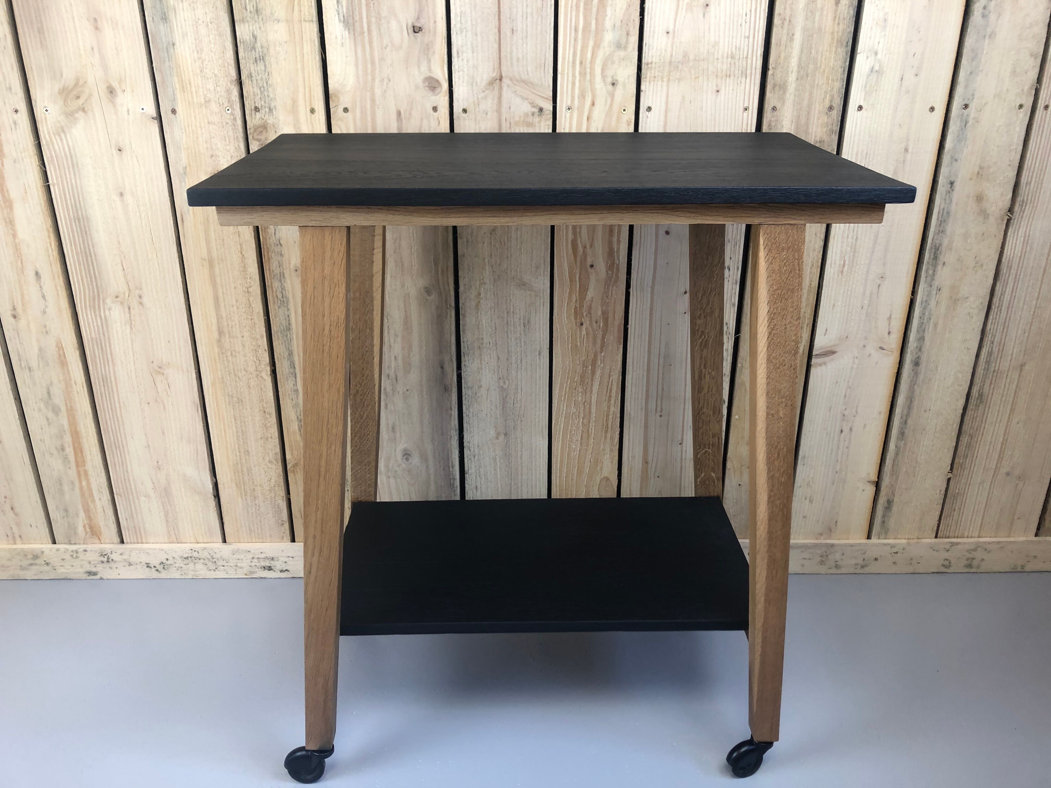 Service with oak wheels