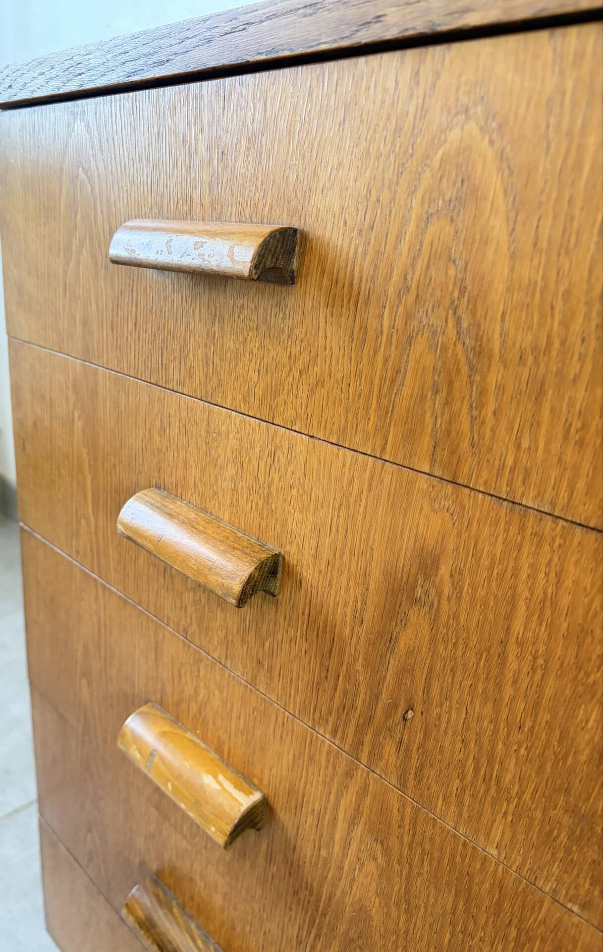 Vintage chest of drawers