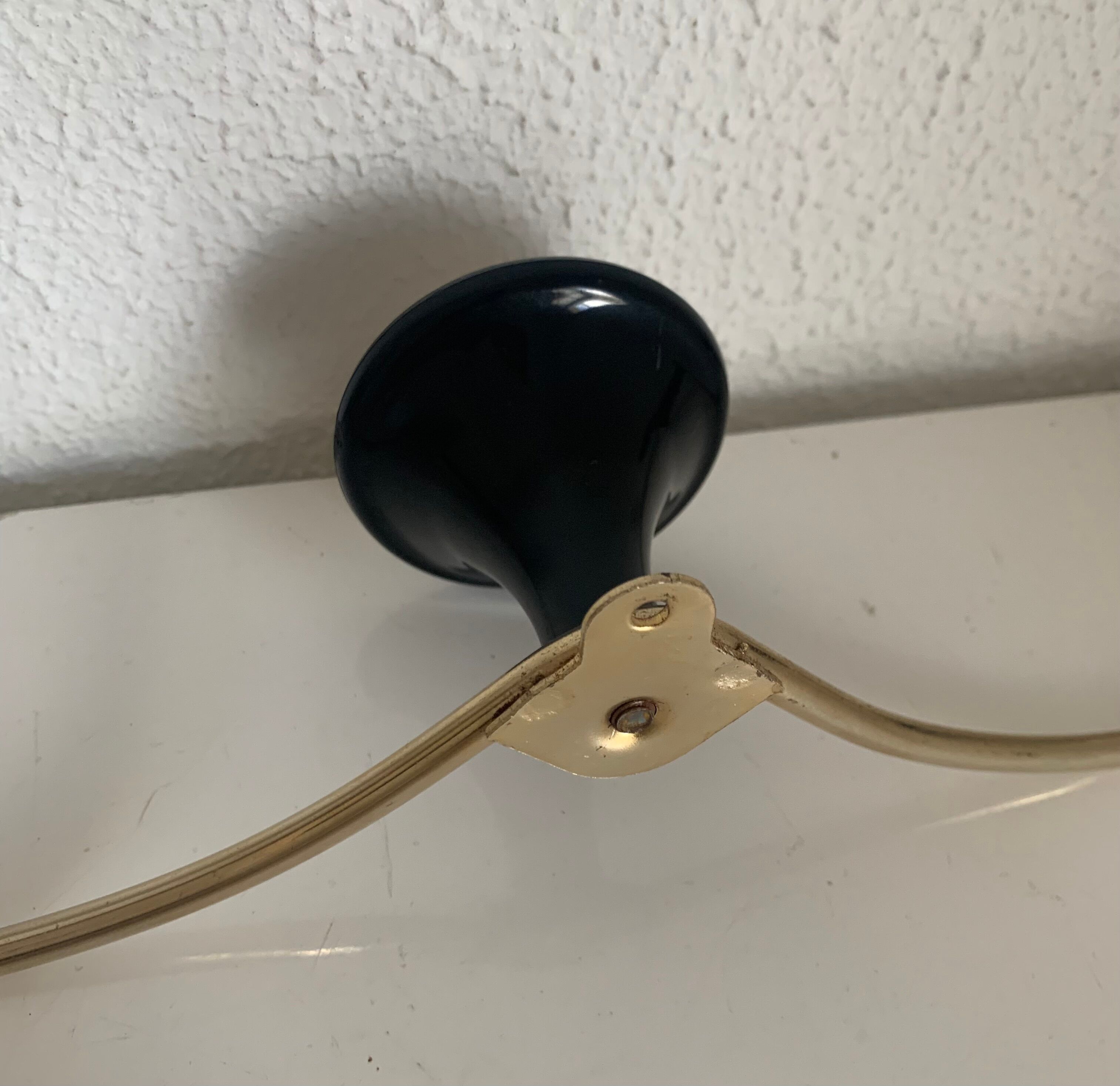 Portemanteau vintage doré noir 3 patères, 1960