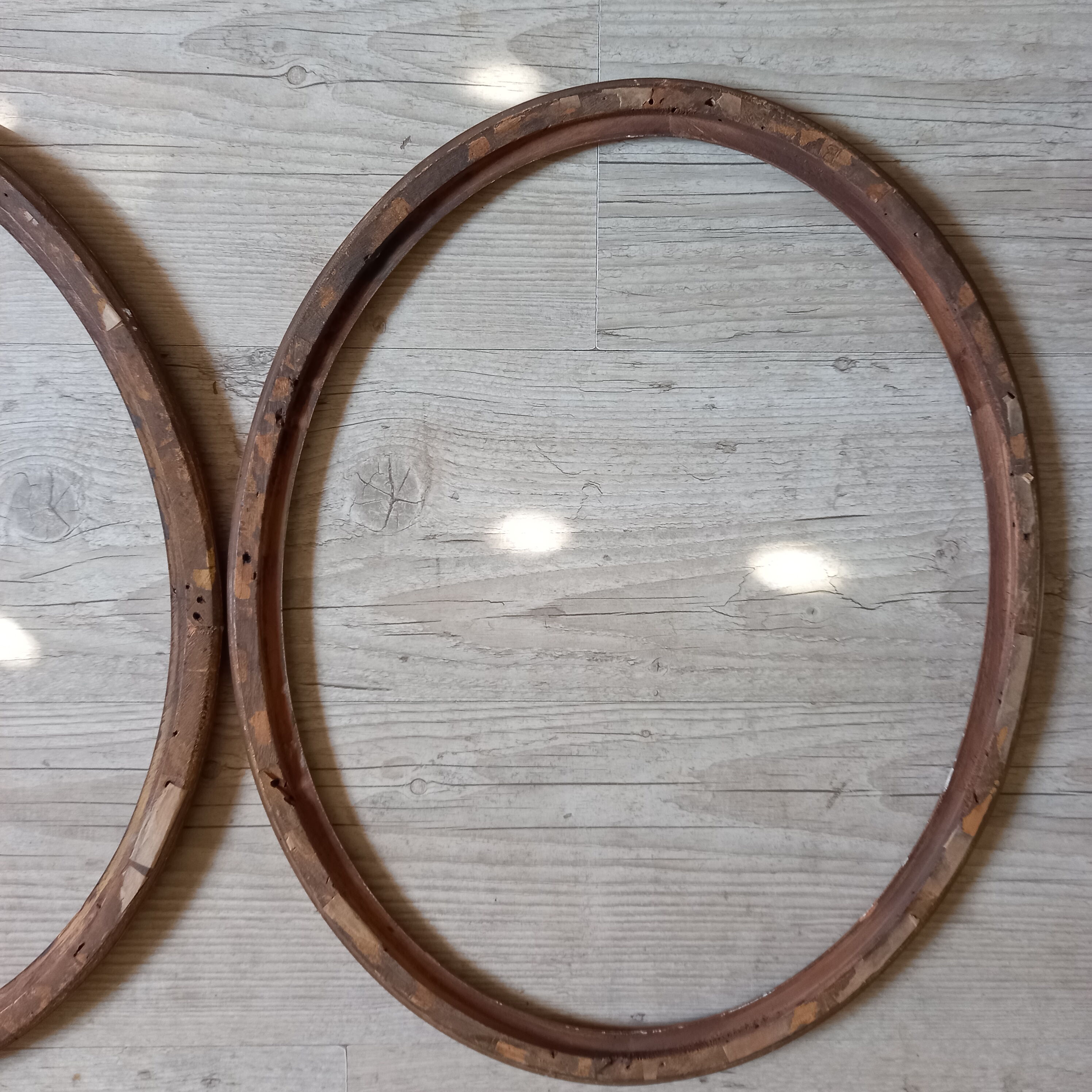 Pair of oval gilded frames Louis XVI style