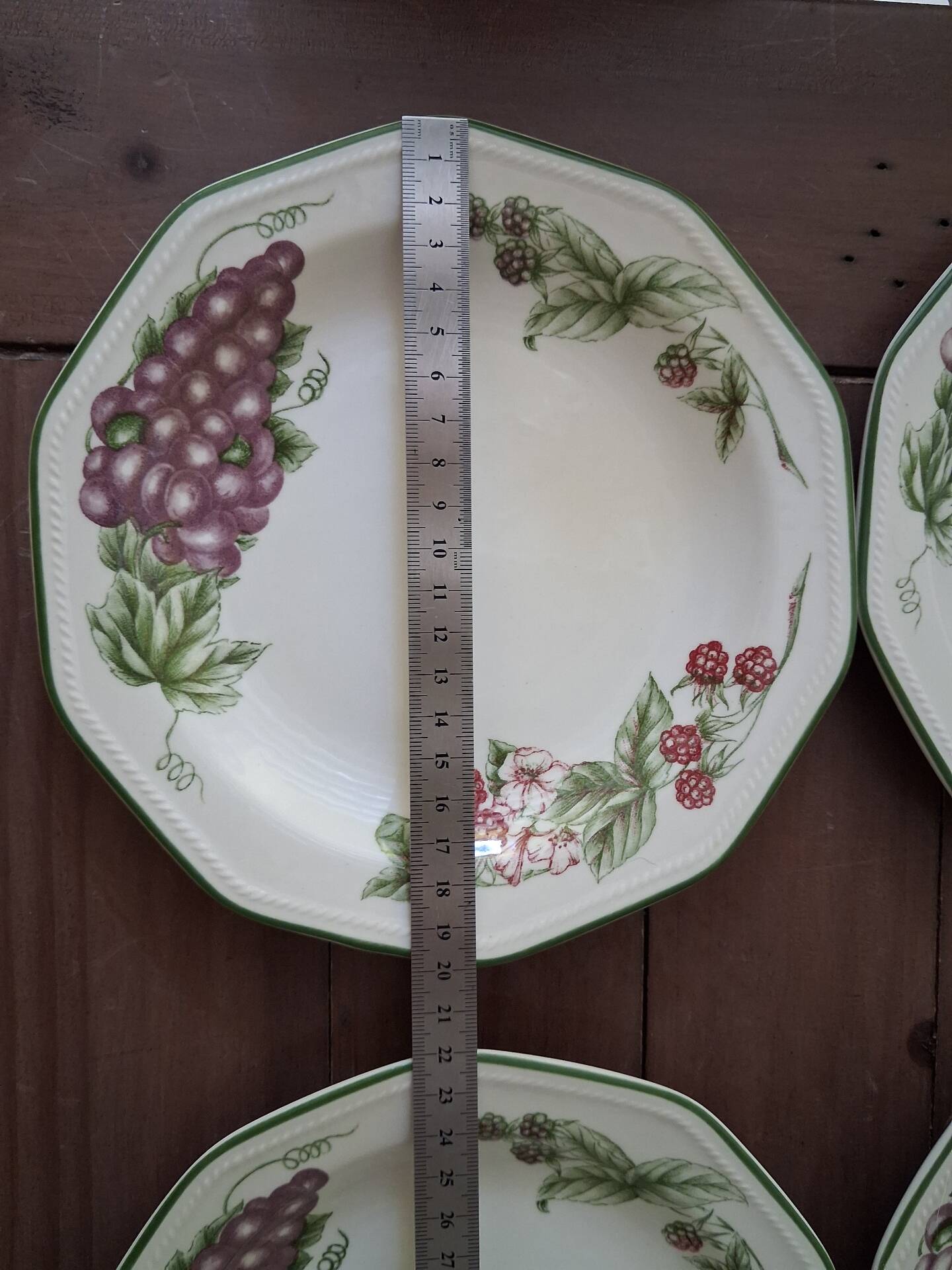 Dessert plates The Chartwell collection Churchill England