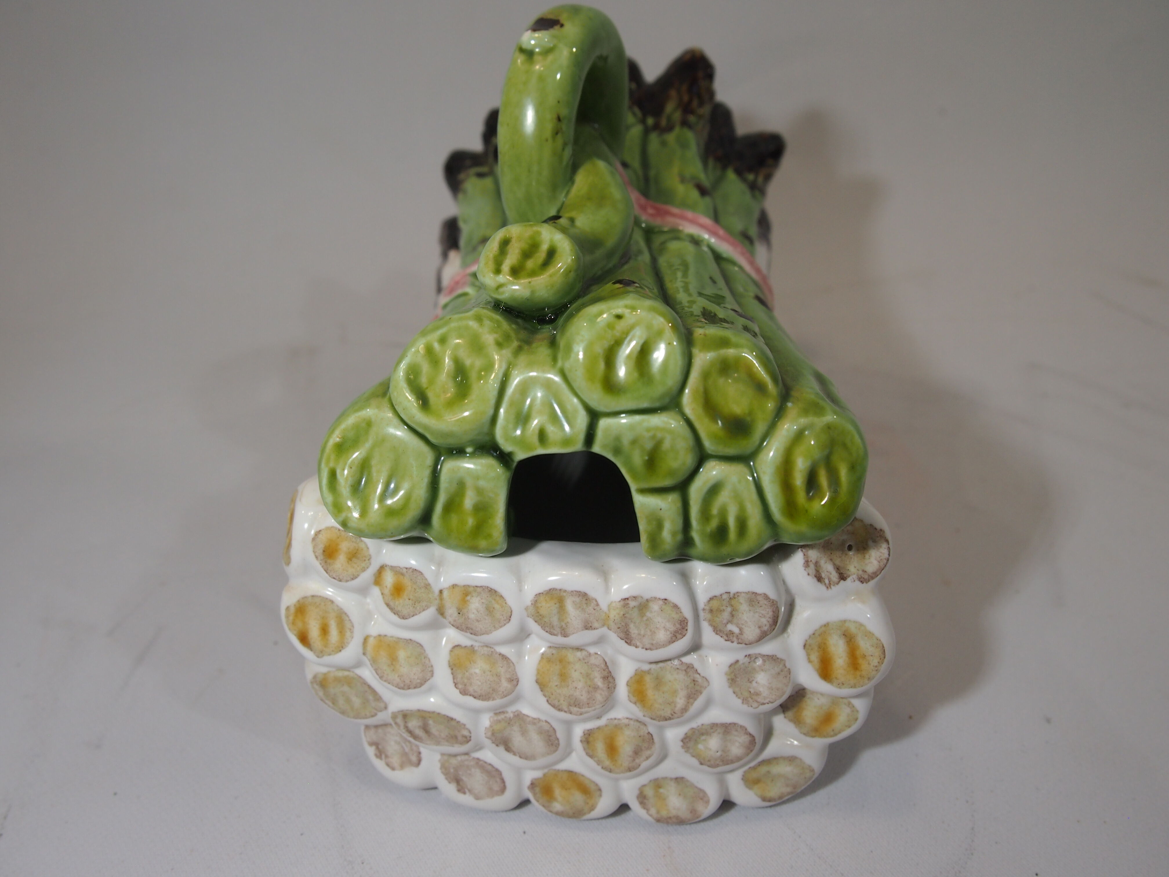 Asparagus slip sauce boat