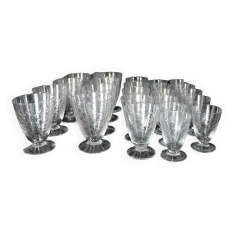 Art Deco crystal glasses engraved France 1930 x24