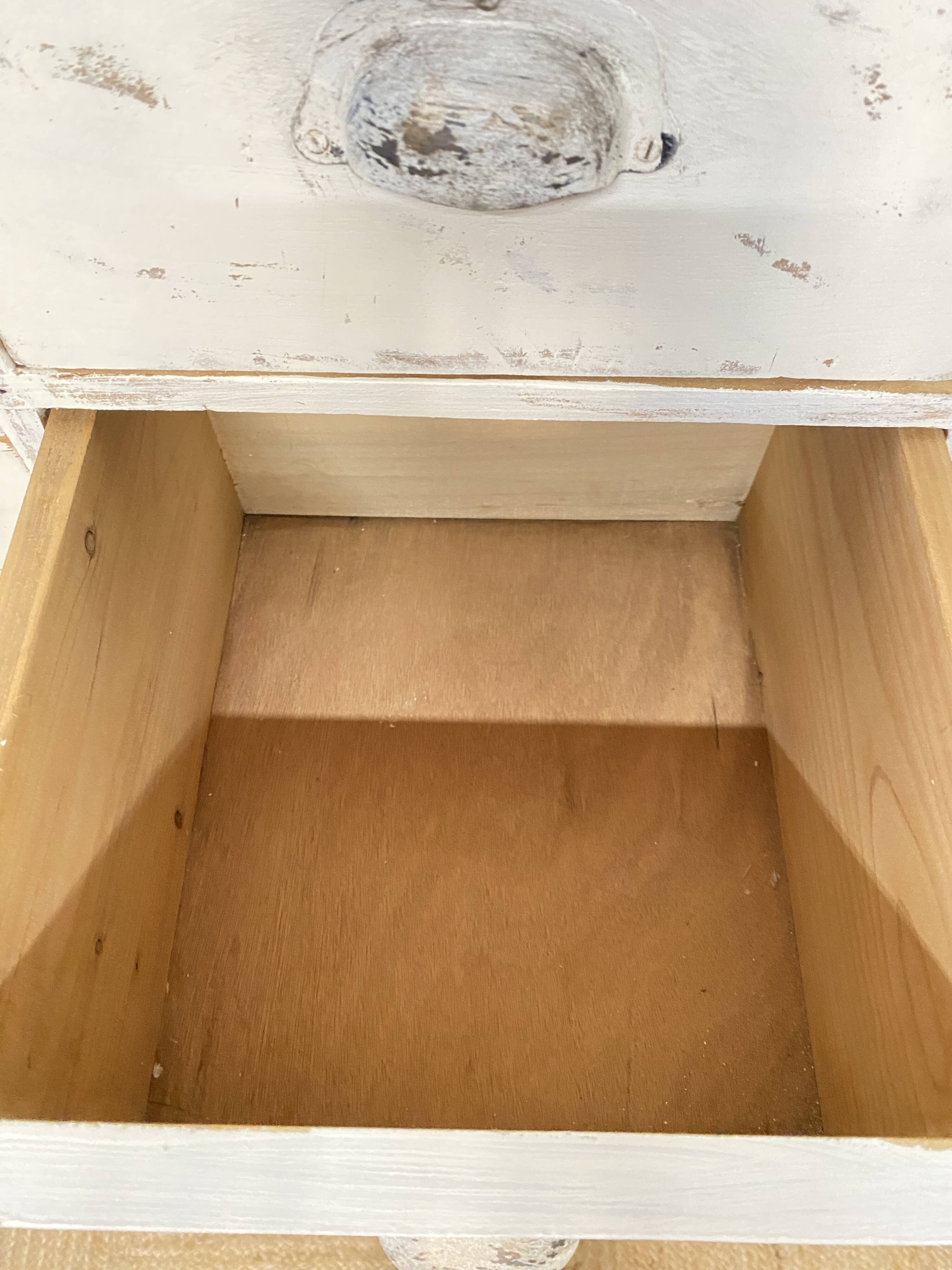 workbench with drawers