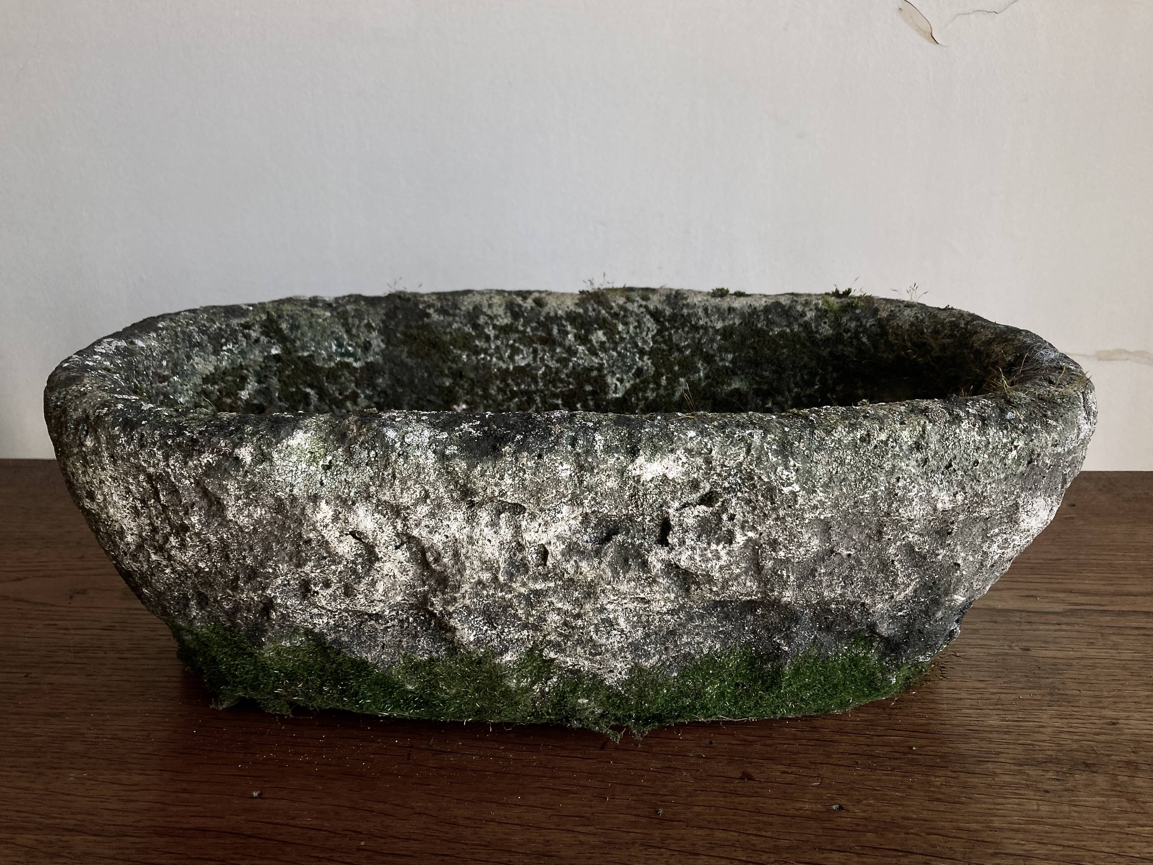 Jardinière de pierre creusée massive 1950