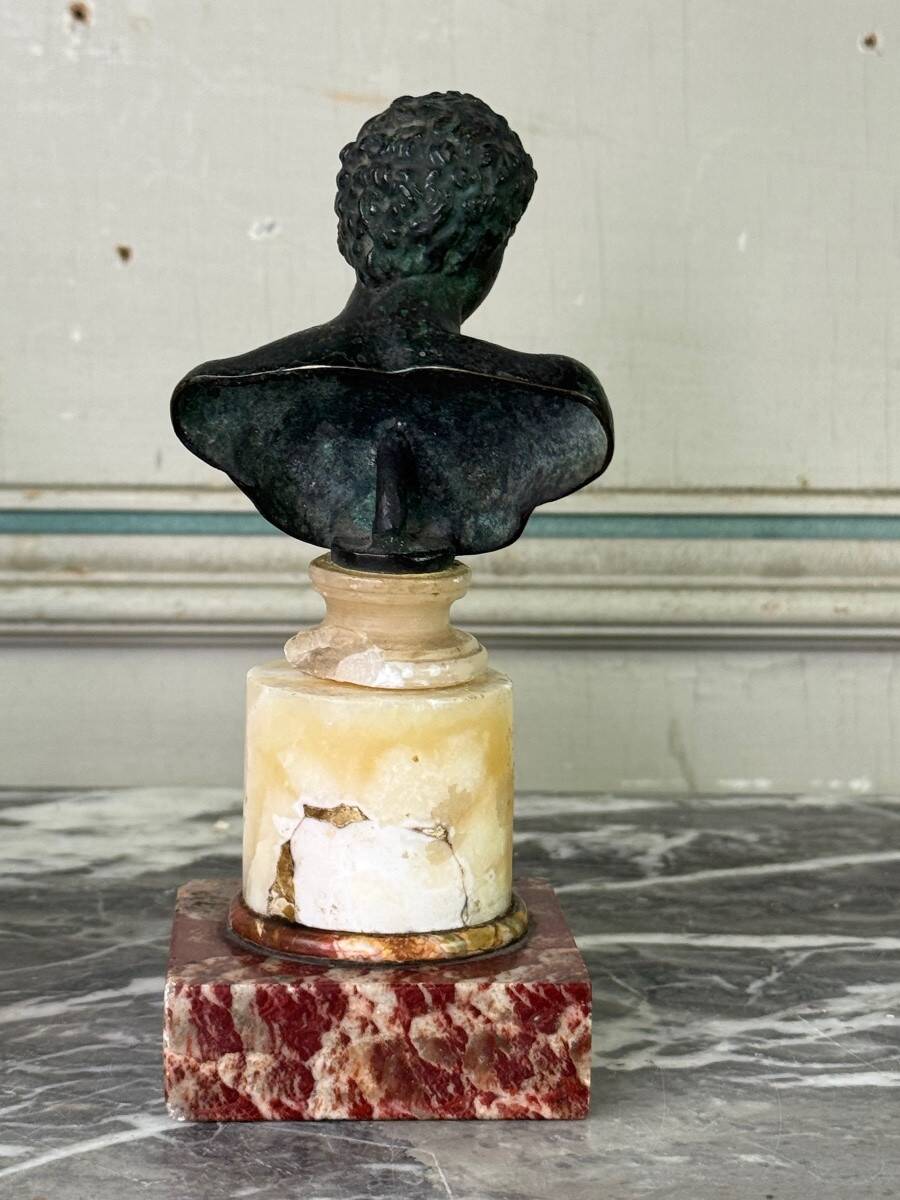 Two bronze busts in the style of the antique, 18th century.