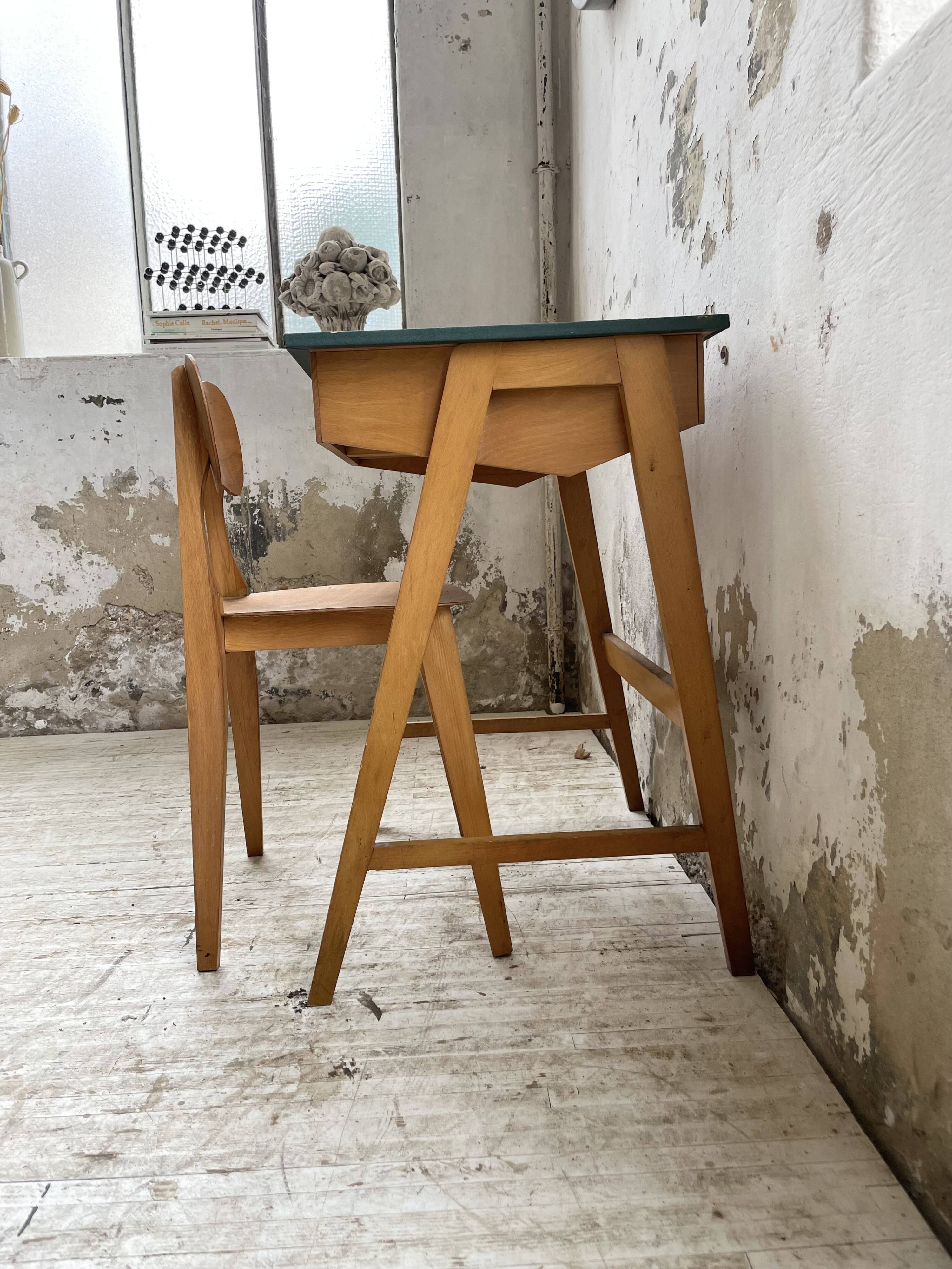 Bureau et chaise enfant pieds compas