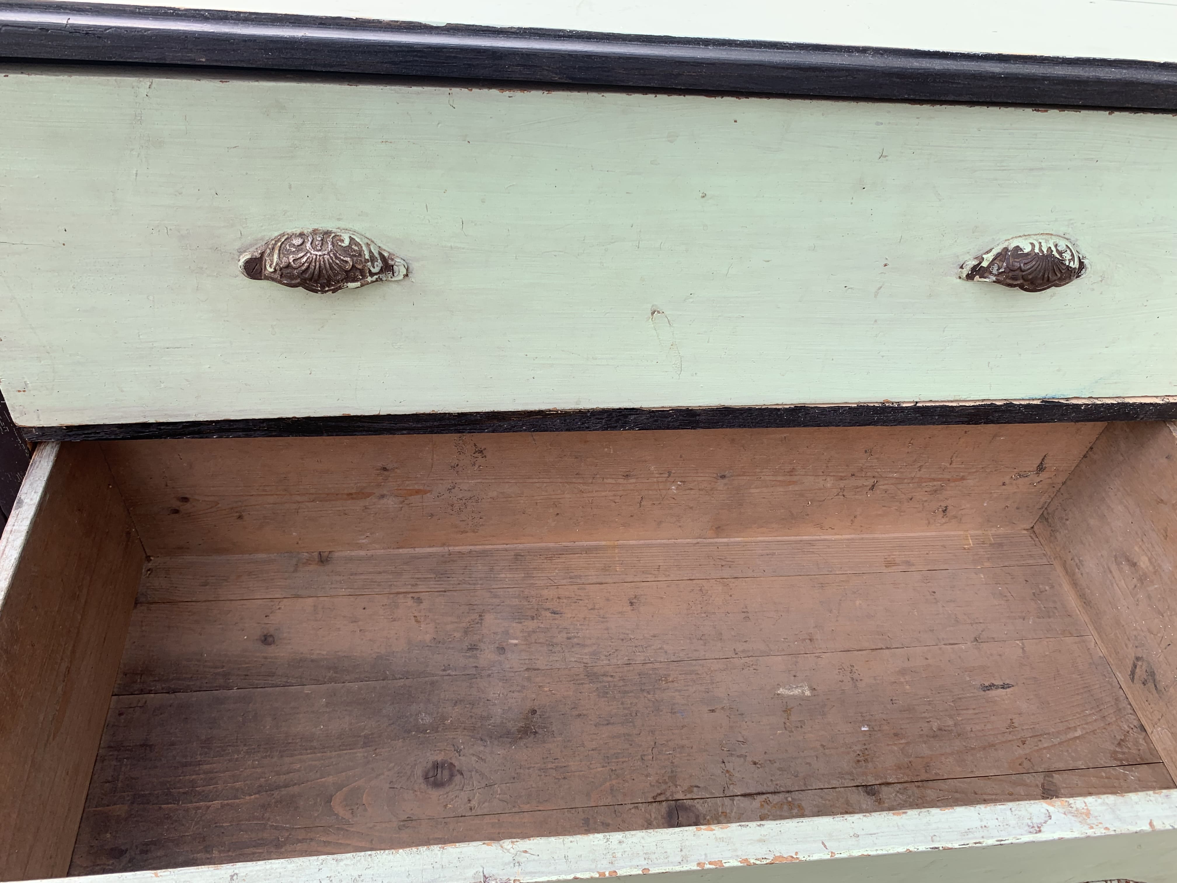 Green chest of drawers 3 drawers