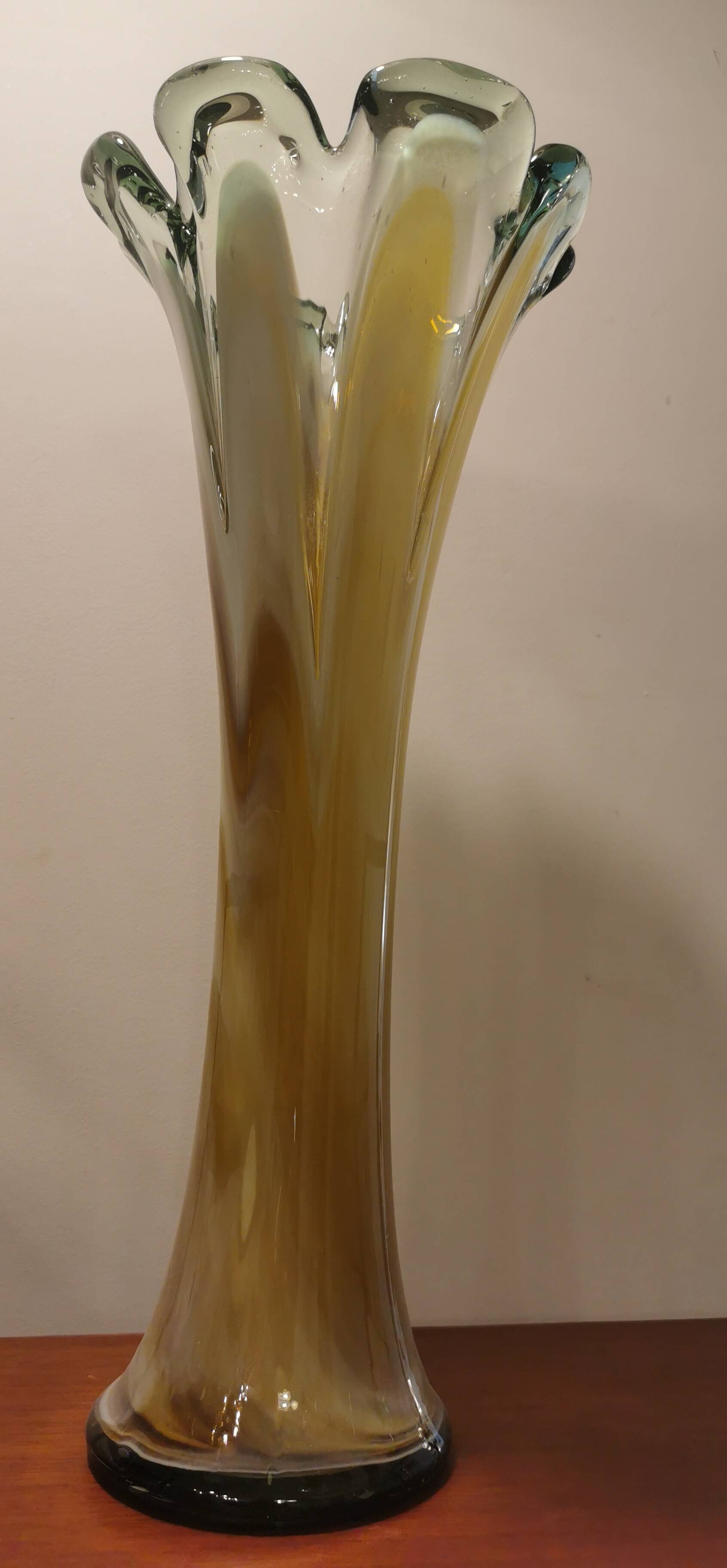 Large vintage Murano glass vase from the 60s