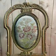 Suite de 4 chaises en bois doré Napoléon III