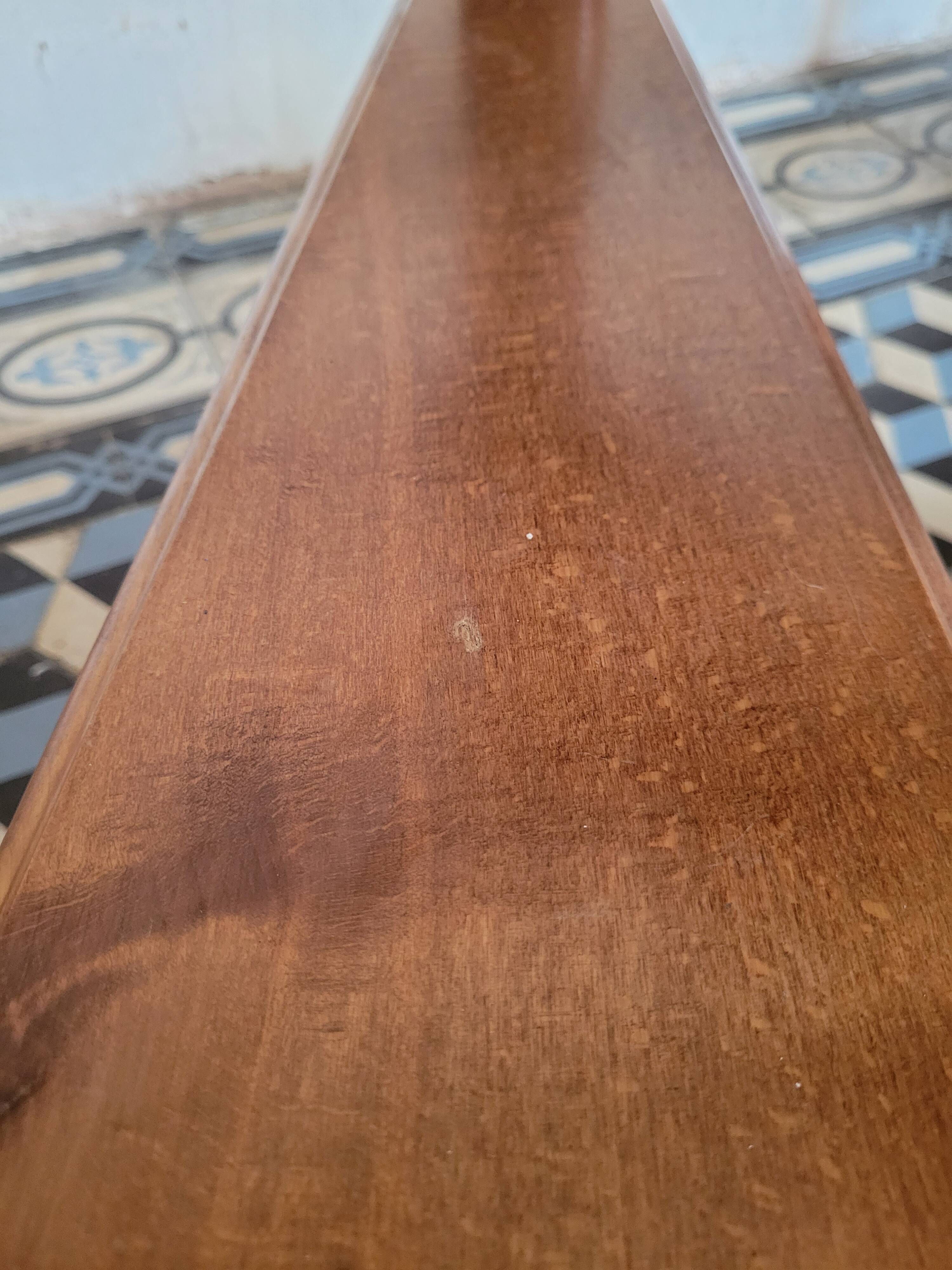 Escabeau de bibliothèque en bois tourné