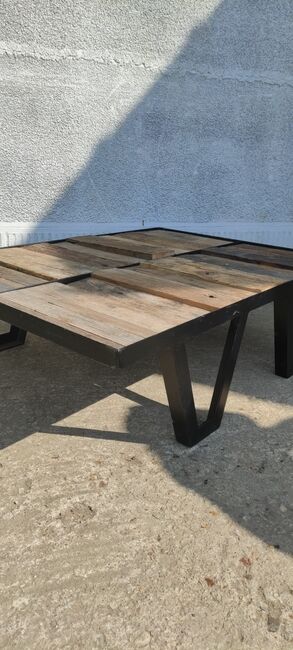 Table basse bois et métal de style industriel