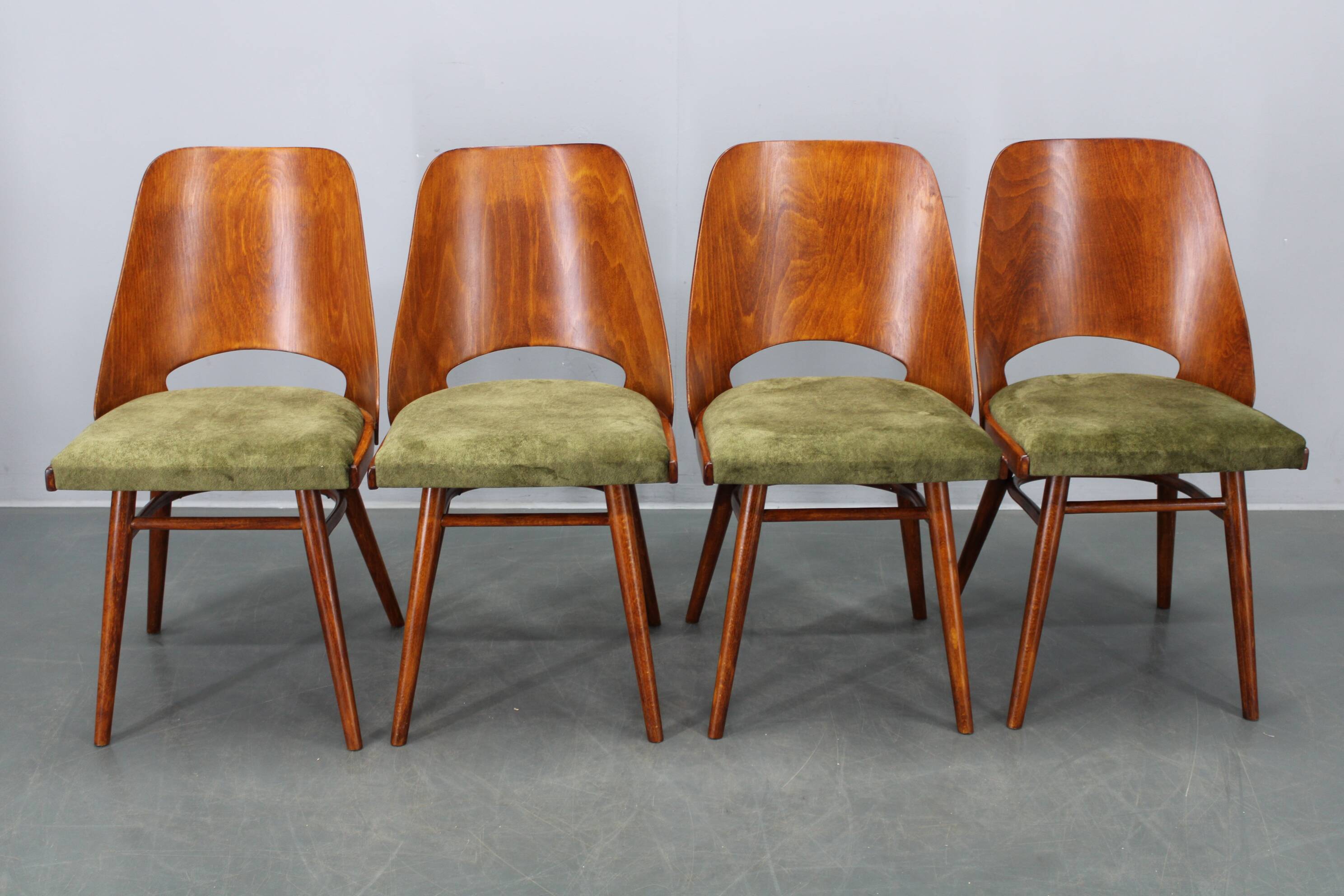Set of four mid-century dining chairs TON 514 by Osvald Haerdtl, 1960s