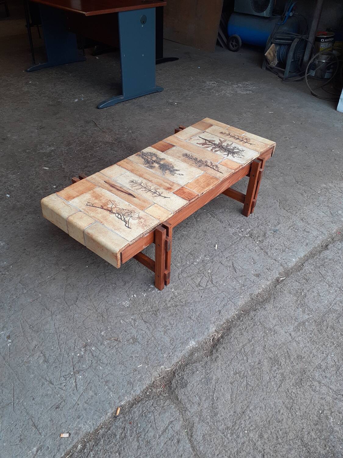 Roger capron coffee table