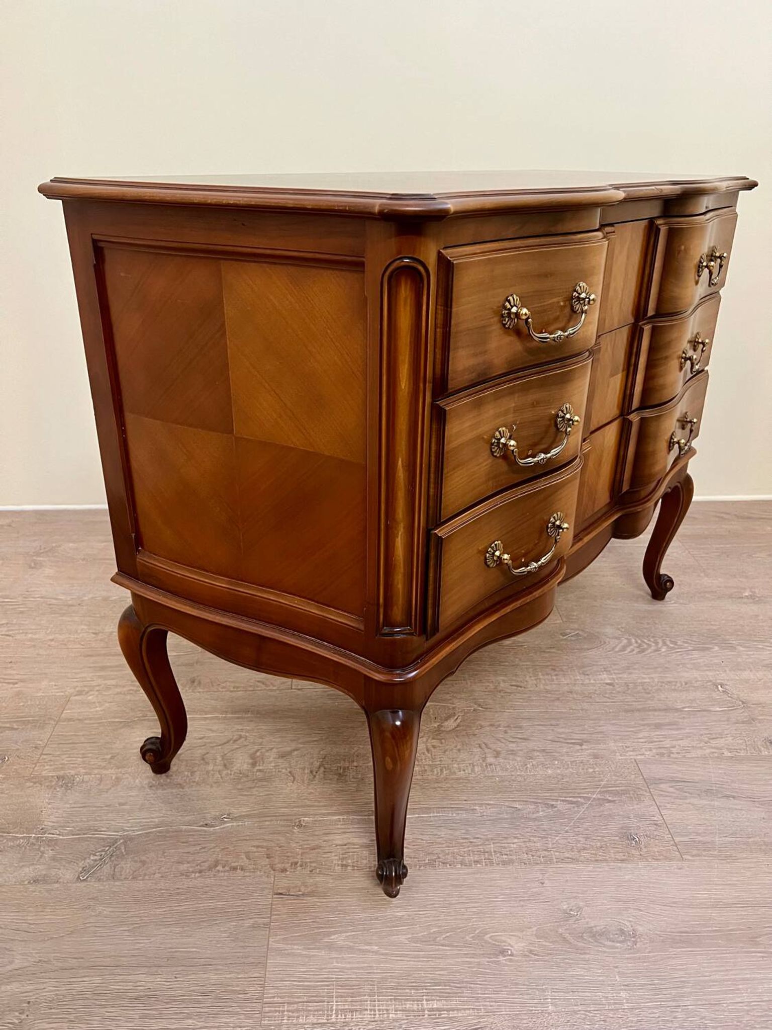 Louis XV style chest of drawers in cherry wood