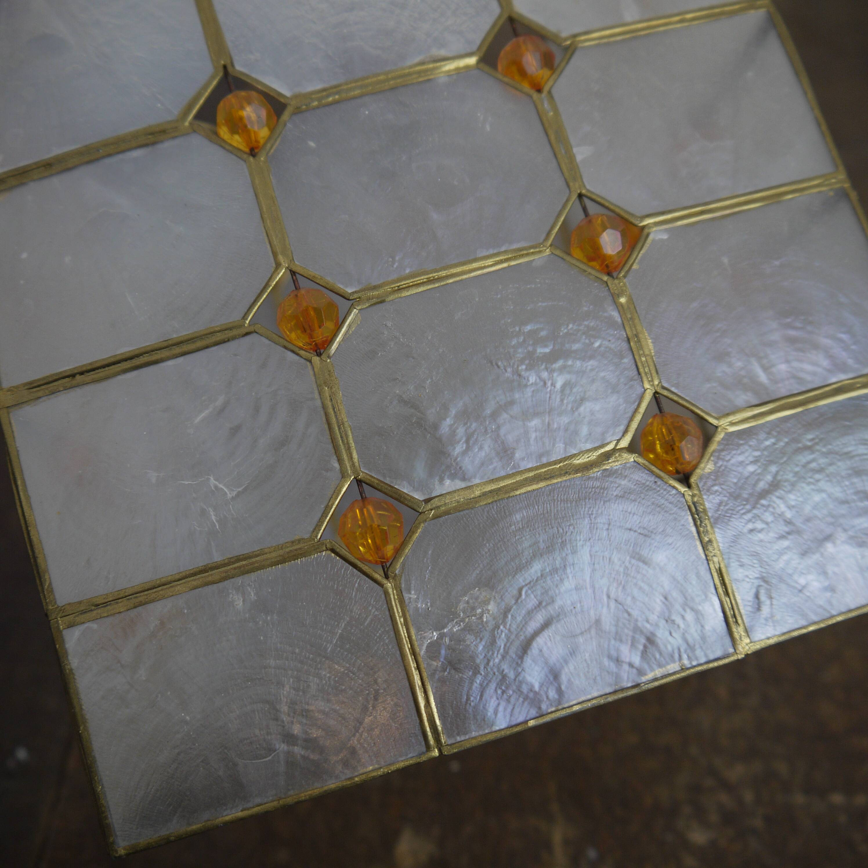 Hanging in square mother-of-pearl