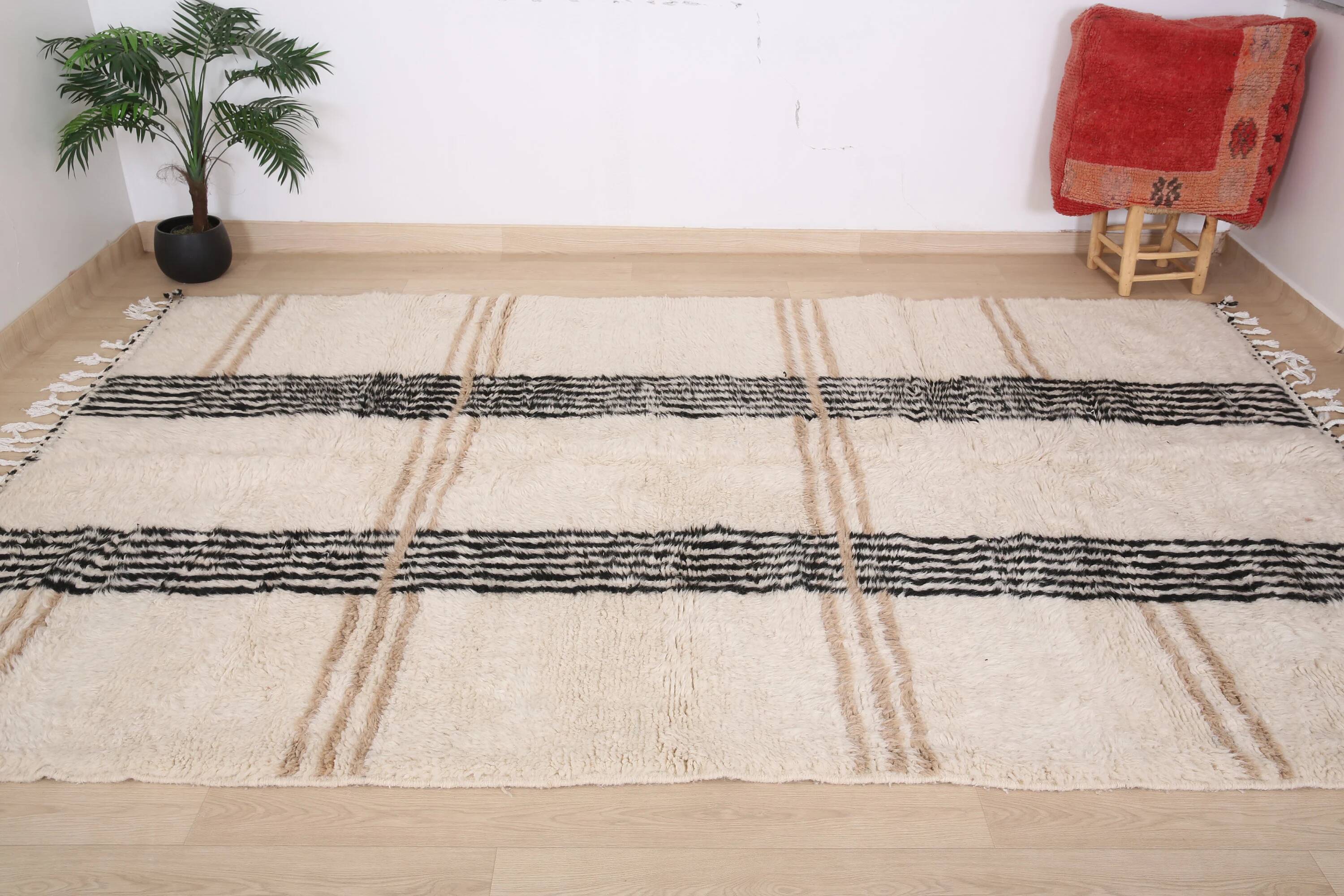Moroccan rug made of natural wool, handmade, 2.5x1.5 m.