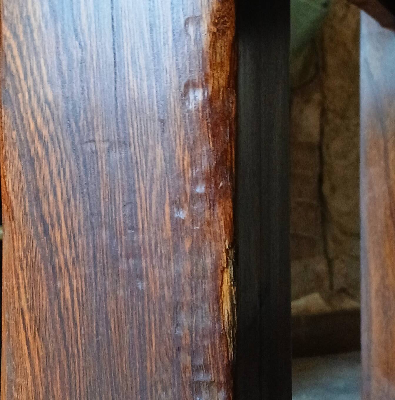Table de ferme XXL rustique brutaliste "Olavi" en orme teinté NF meubles 12 convives