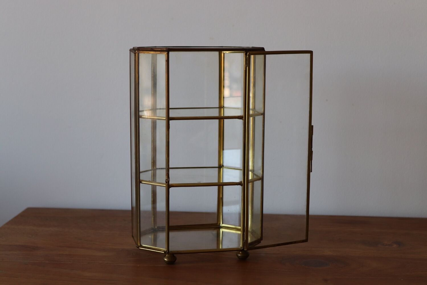 Brass jewelry showcase box