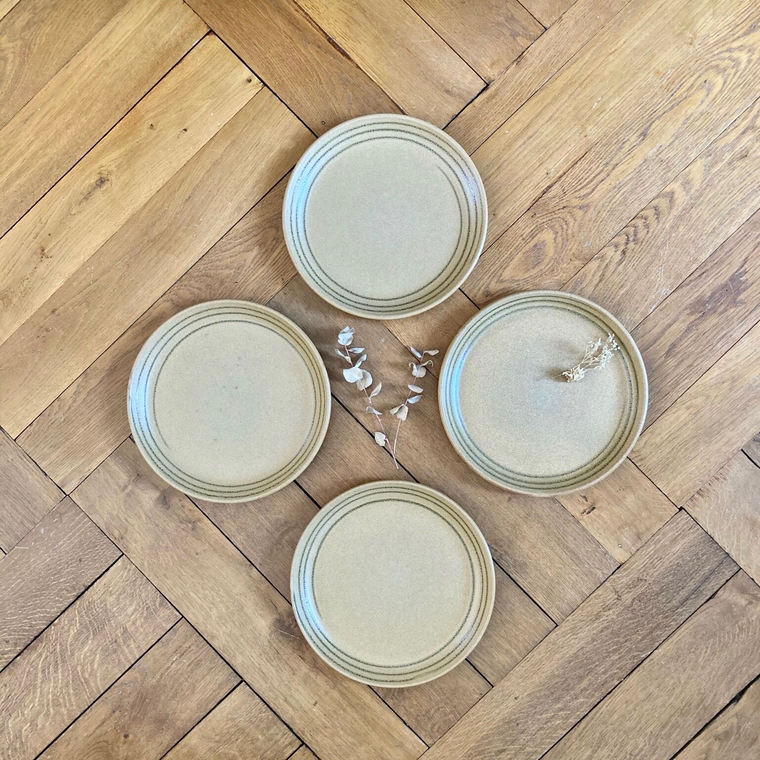 Set of 4 Sarreguemines sandstone flat plates Atelier d'art