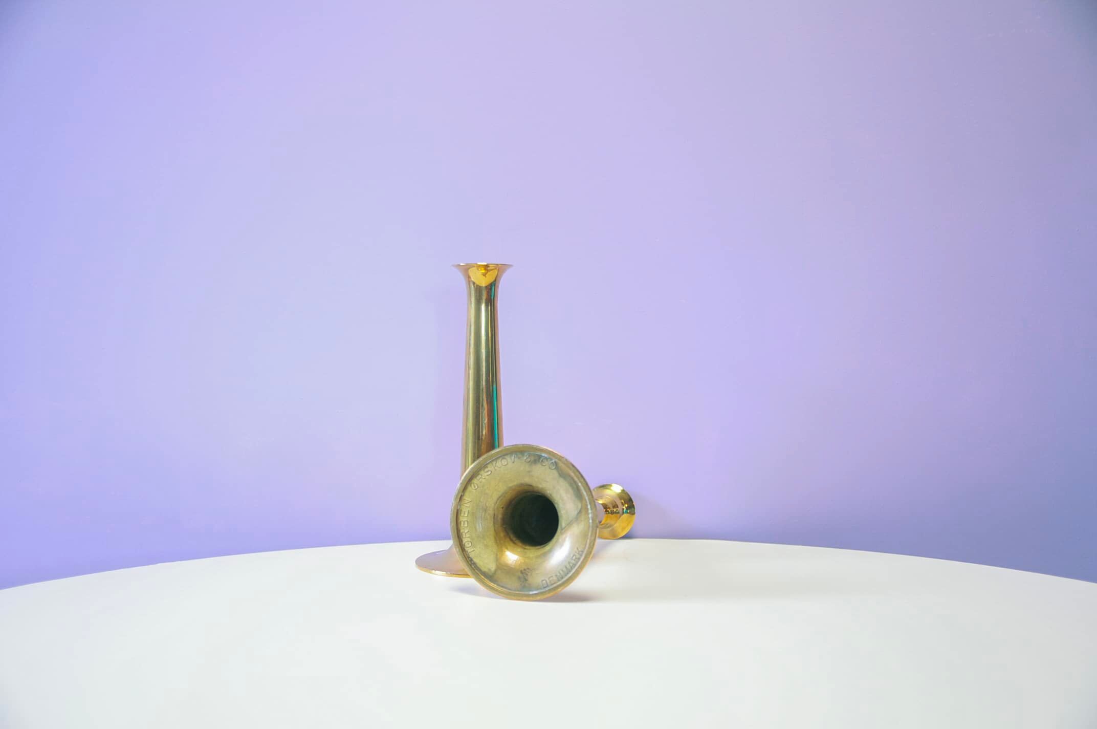Ensemble de 2 candélabres en laiton Hans Bølling